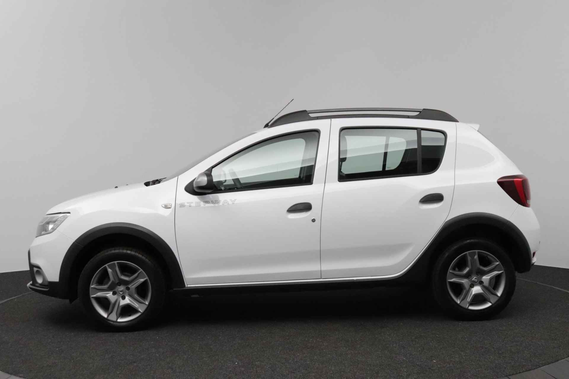 Dacia Sandero Stepway TCe 90 Laureate - 6/28