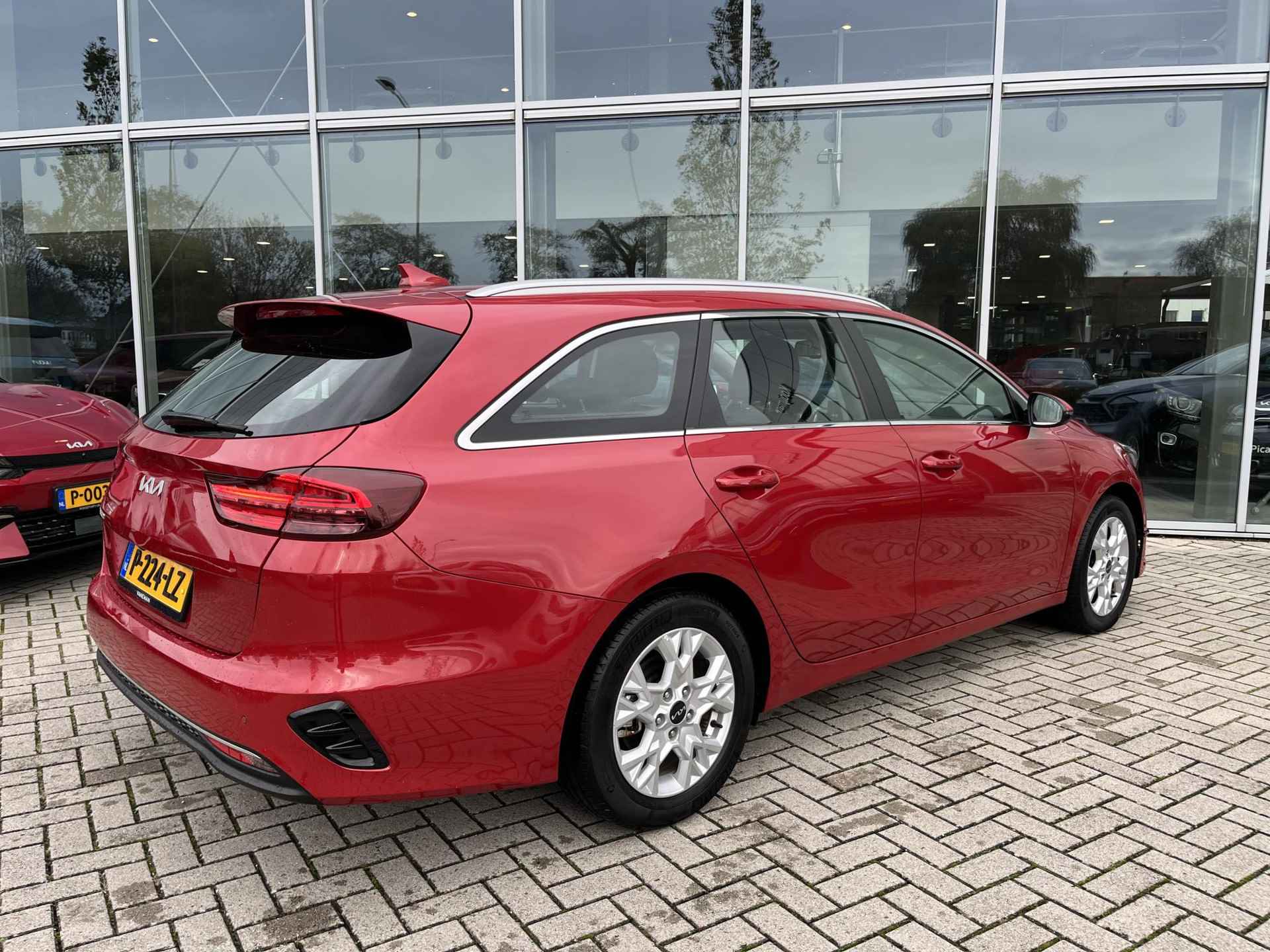 Kia Ceed Sportswagon 1.5 T-GDi DynamicLine | Cruise control | Apple carplay/Andriod auto | Achteruitrijcamera | Lane assist | Navigatie | - 4/22