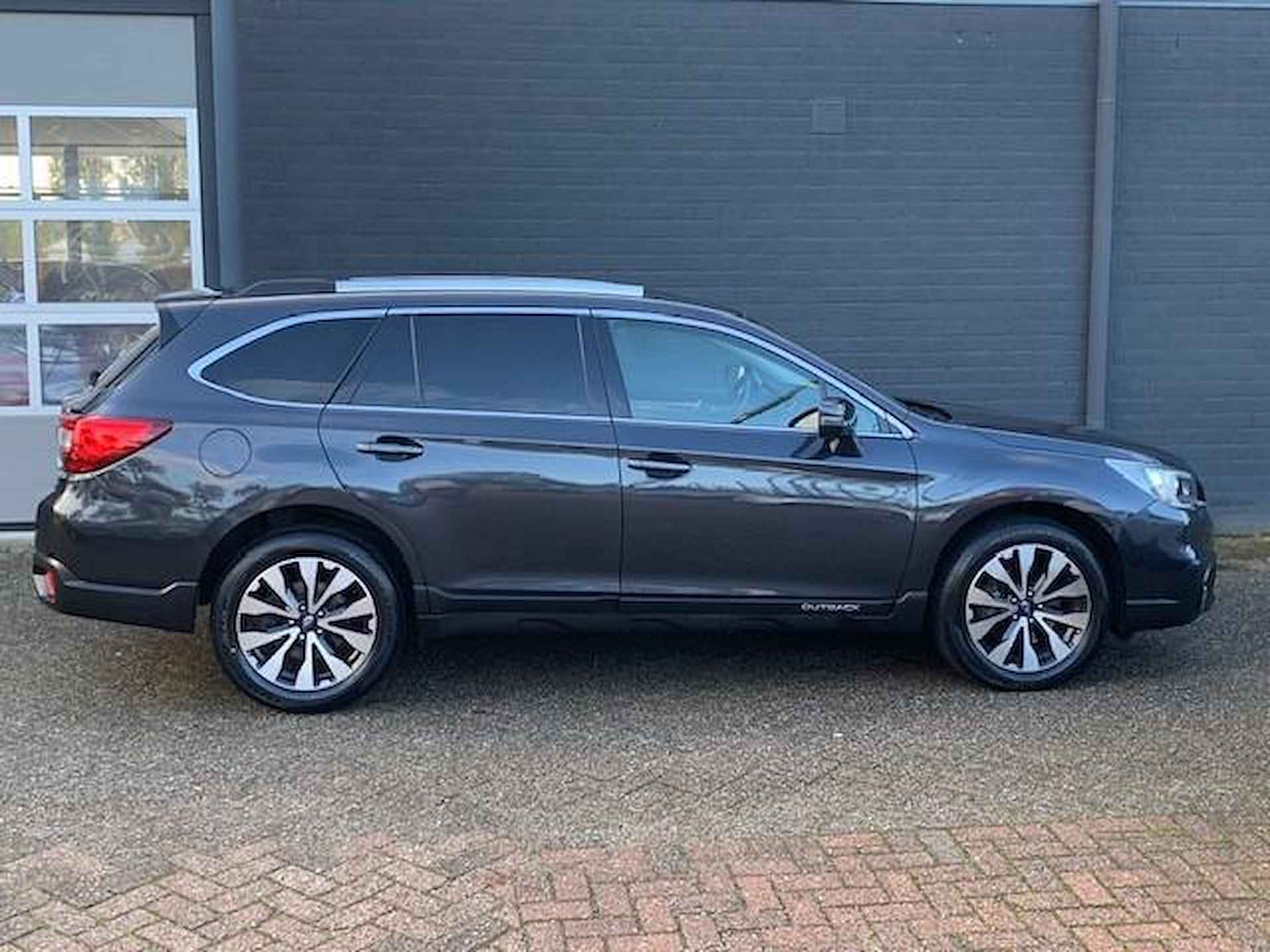 Subaru Outback 2.5i Premium NL-Auto | Automaat | Navigatie | Camera | Lederen Bekleding | Stoelverwarming | Trekhaak - 2/28