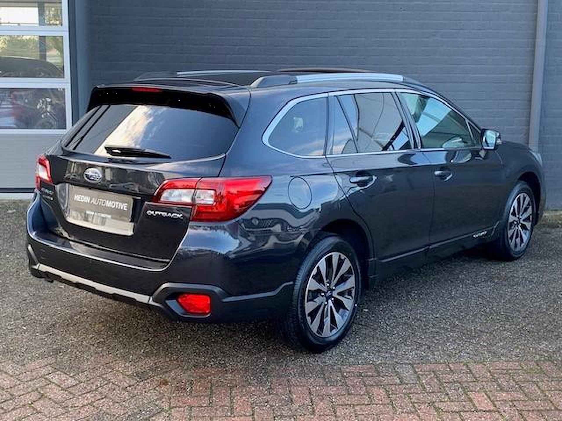 Subaru Outback 2.5i Premium NL-Auto | Automaat | Navigatie | Camera | Lederen Bekleding | Stoelverwarming | Trekhaak - 4/28