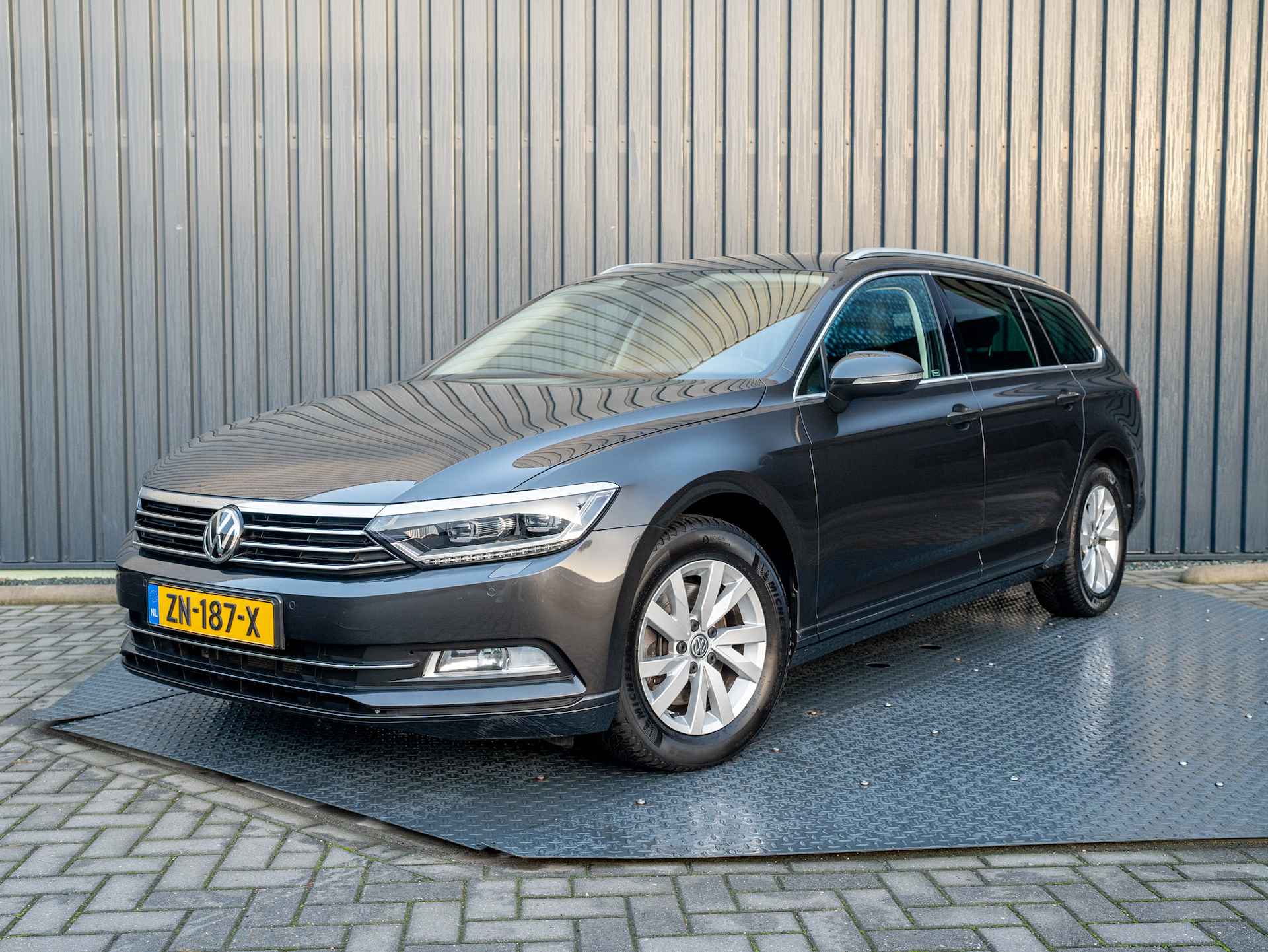 Volkswagen Passat Variant 1.5 TSI 150Pk Comfortline Business | Keyless | Elk A-klep | LED koplampen | Trekhaak | Prijs Rijklaar!! - 43/47