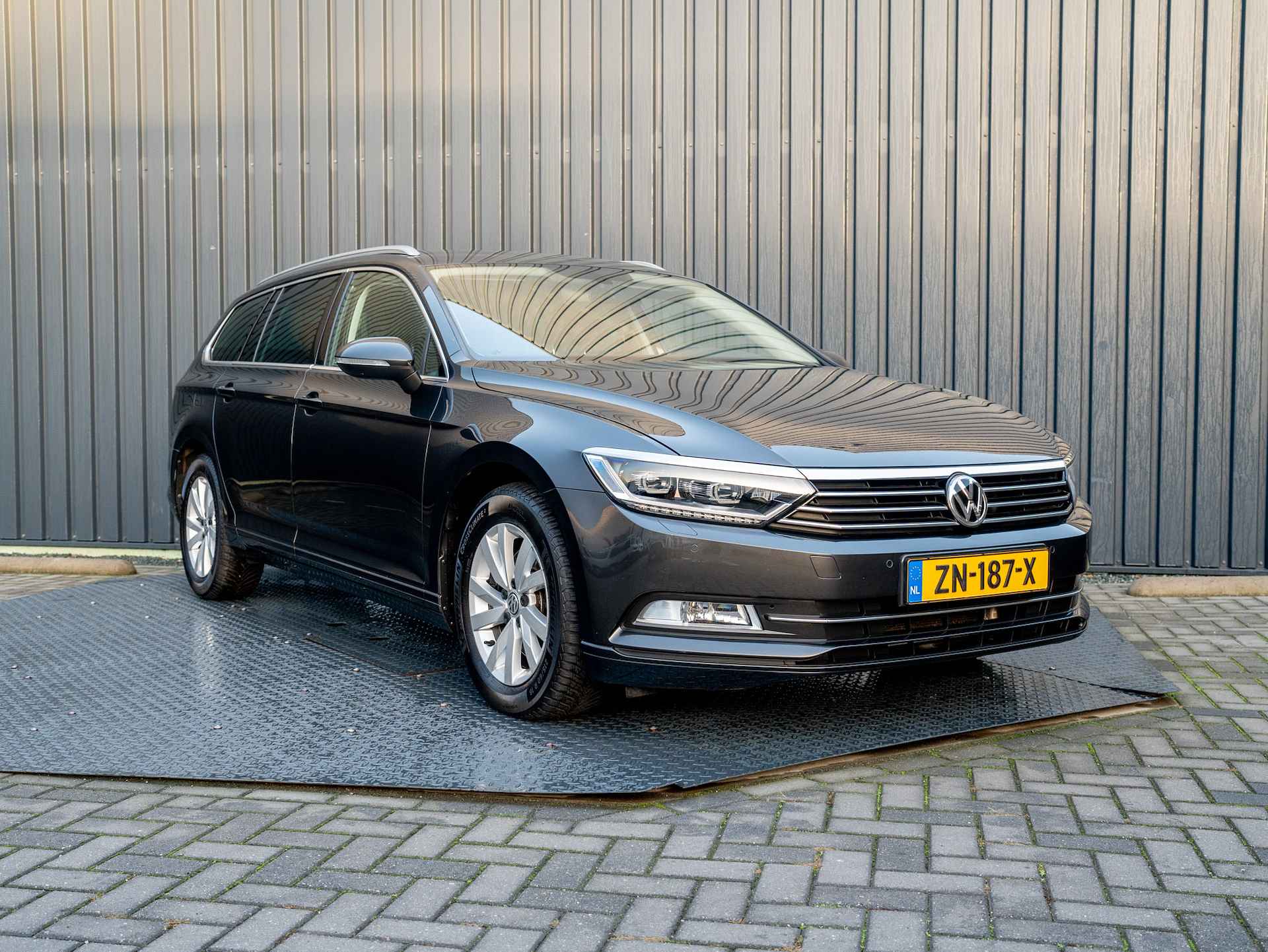 Volkswagen Passat Variant 1.5 TSI 150Pk Comfortline Business | Keyless | Elk A-klep | LED koplampen | Trekhaak | Prijs Rijklaar!! - 44/47