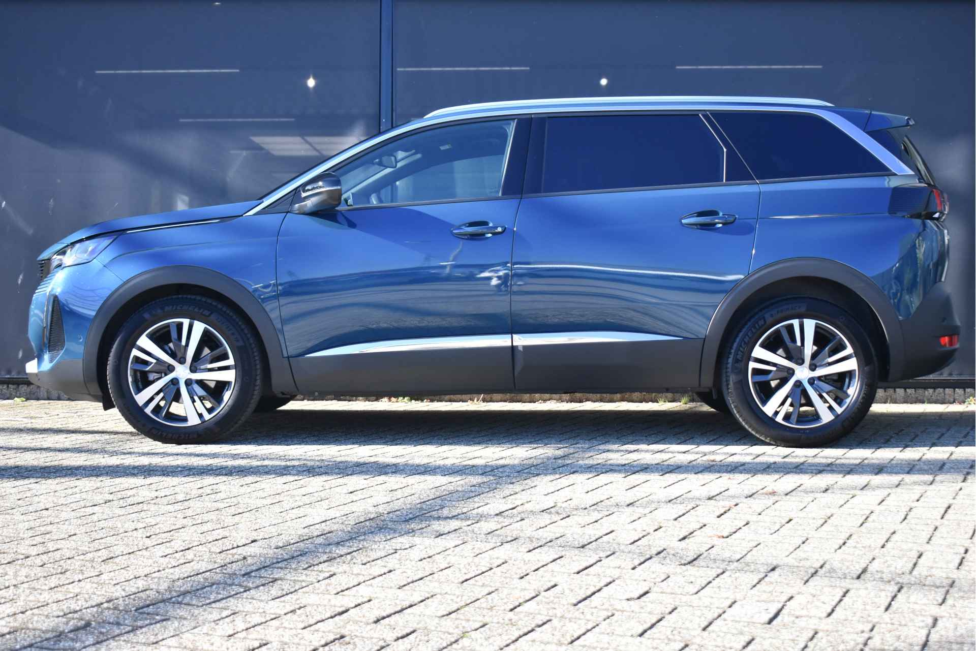 Peugeot 5008 1.2 PureTech Allure Pack Business 130pk Automaat 7p | Navigatie | Achteruitrijcamera | Stoelverwarming | Climate Control | Cruis - 4/47