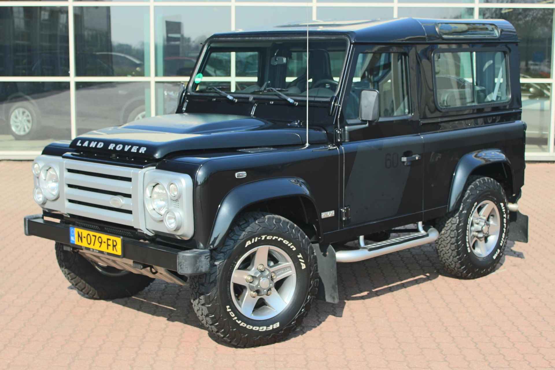 Land Rover Defender 2.4 TD 90 SW SVX 60th Anniversary „De Uiver” Special - 3/36