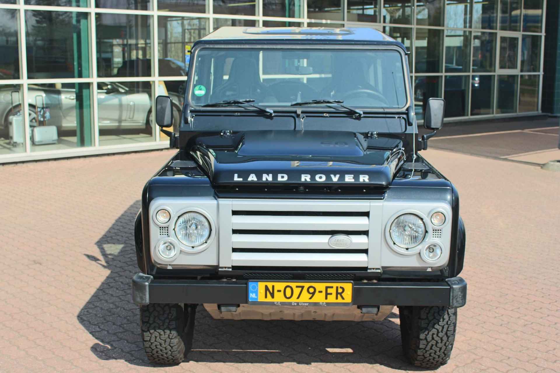 Land Rover Defender 2.4 TD 90 SW SVX 60th Anniversary „De Uiver” Special - 5/36