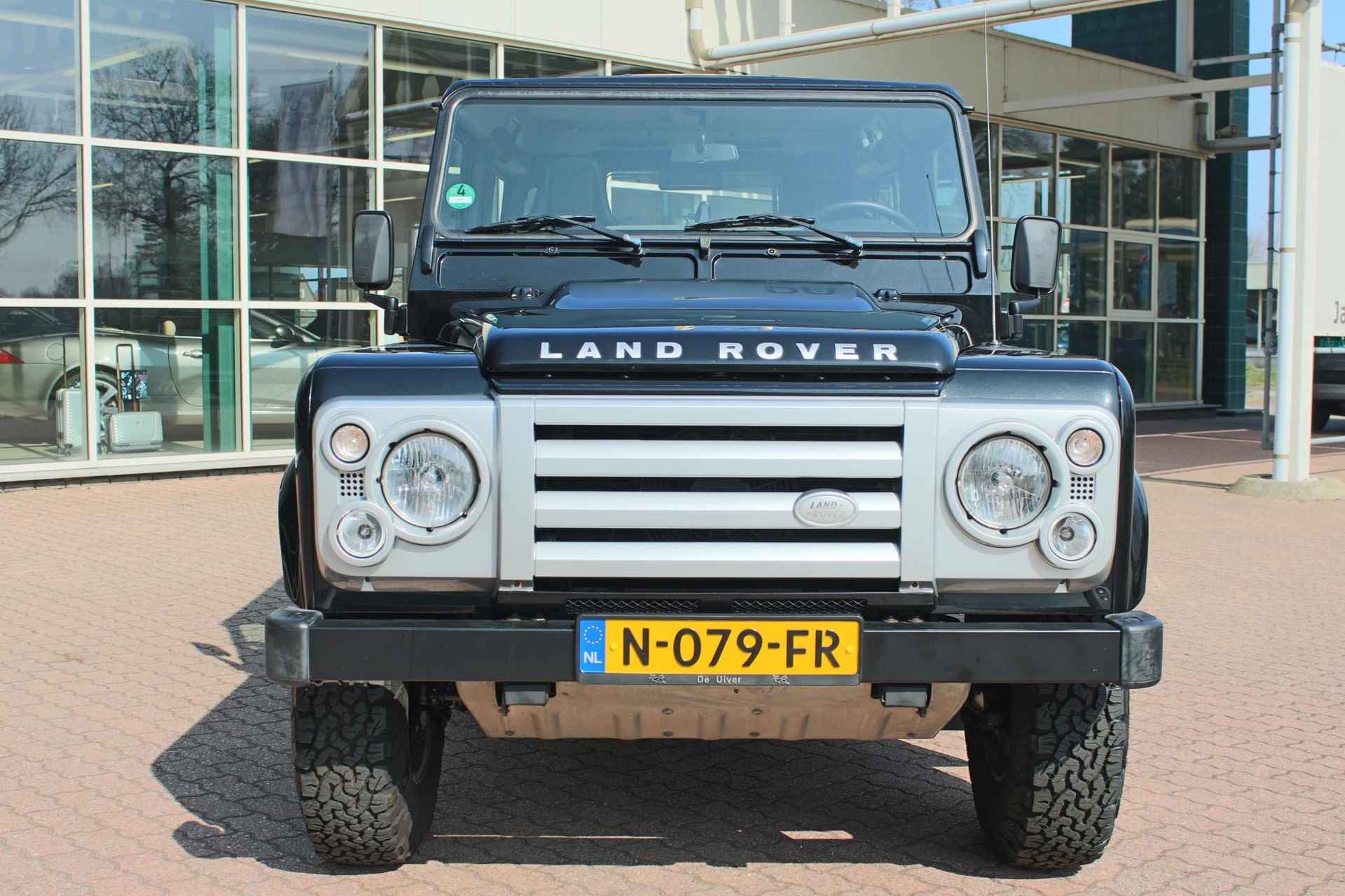 Land Rover Defender 2.4 TD 90 SW SVX 60th Anniversary „De Uiver” Special - 6/36