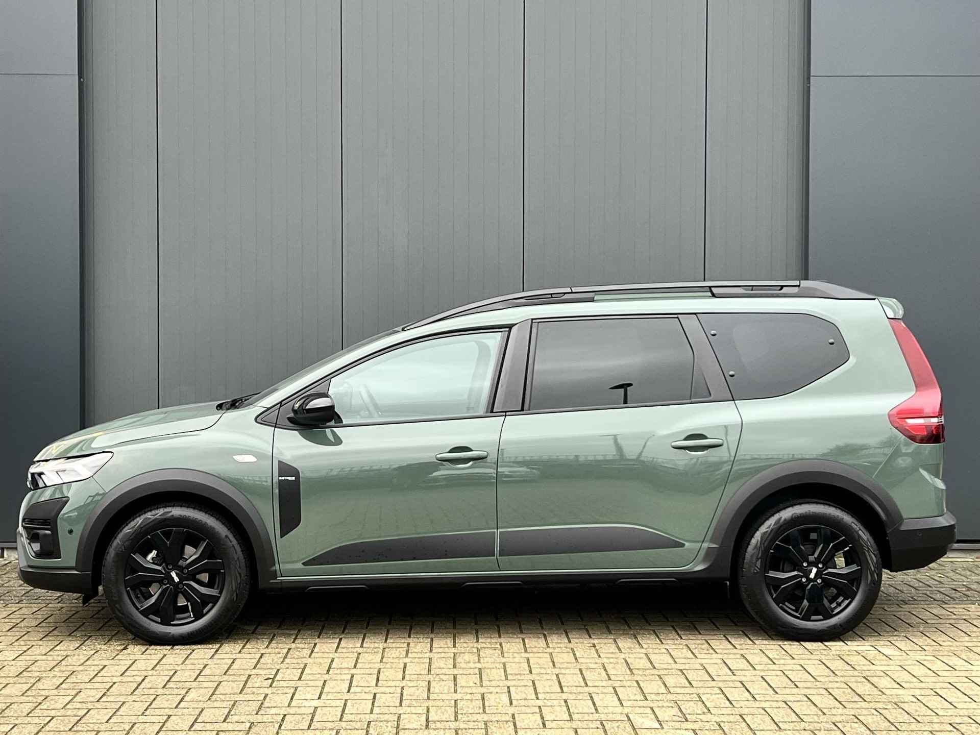 Dacia Jogger 1.0 TCe 110 Extreme 7p. |Pack Extreme|Pack-Nav.|diverse kleuren op voorraad!| - 12/23