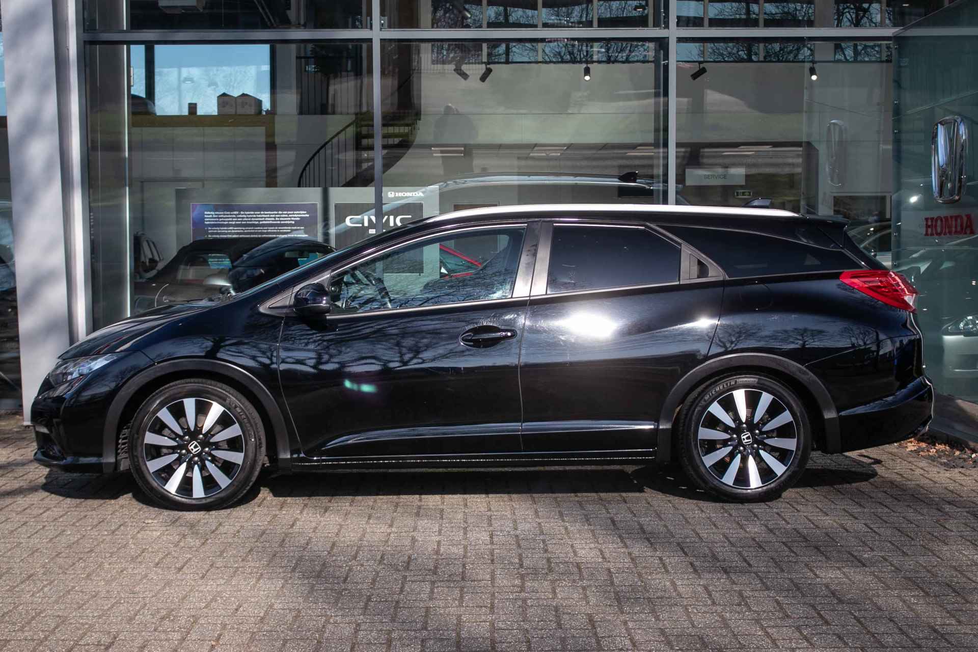 Honda Civic Tourer 1.6D Executive - All in rijklaarprijs | Trekhaak | Navi | Leder | Camera - 2/44