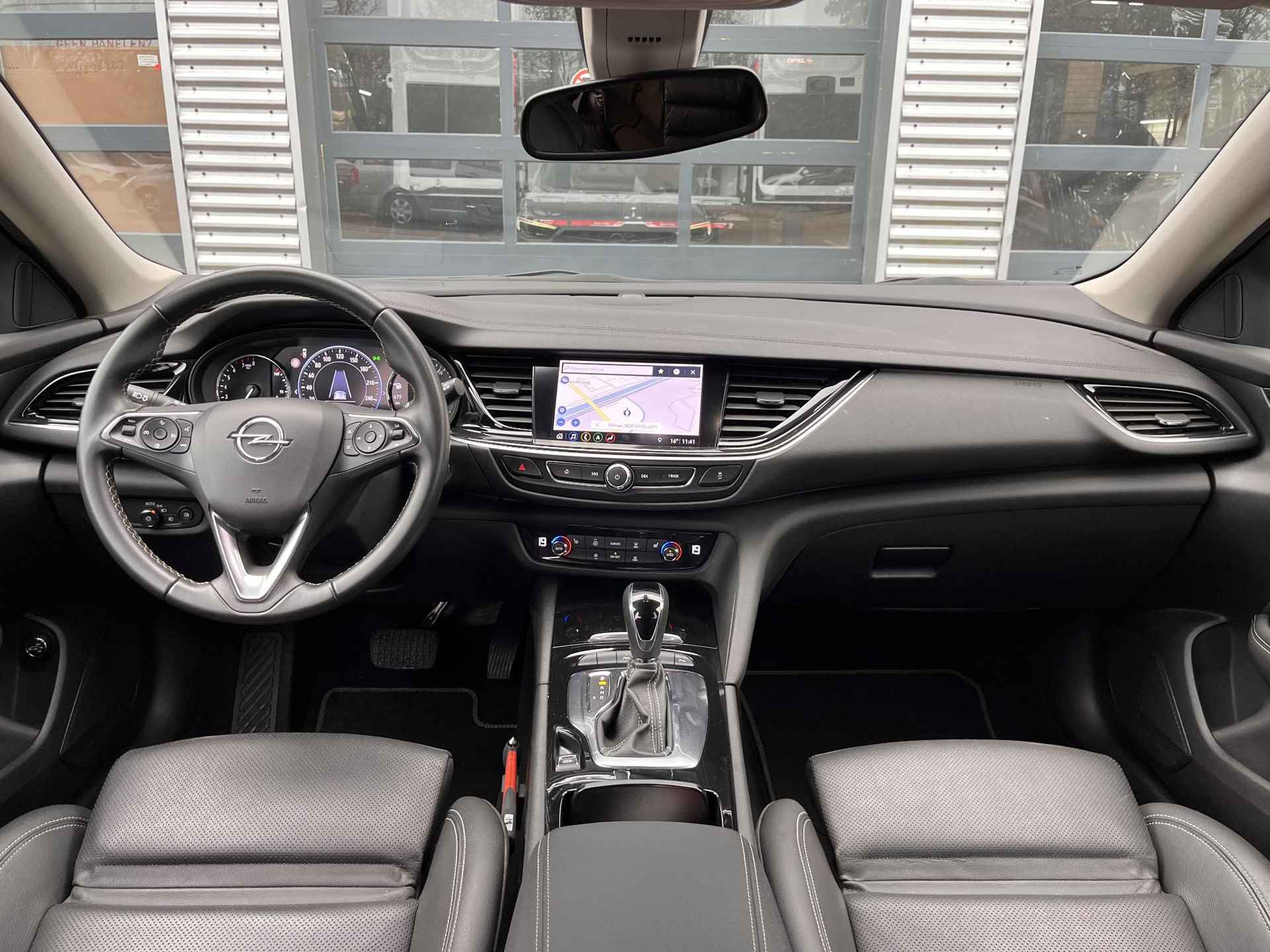 Opel Insignia Sports Tourer 1.5 Turbo 165PK Bus. Executive Aut. | Leder | AGR-Stoelen | Navi | Stoel/stuurverw. | Carplay | PDC V+A | LMV 18 inch | Trekhaak - 3/26