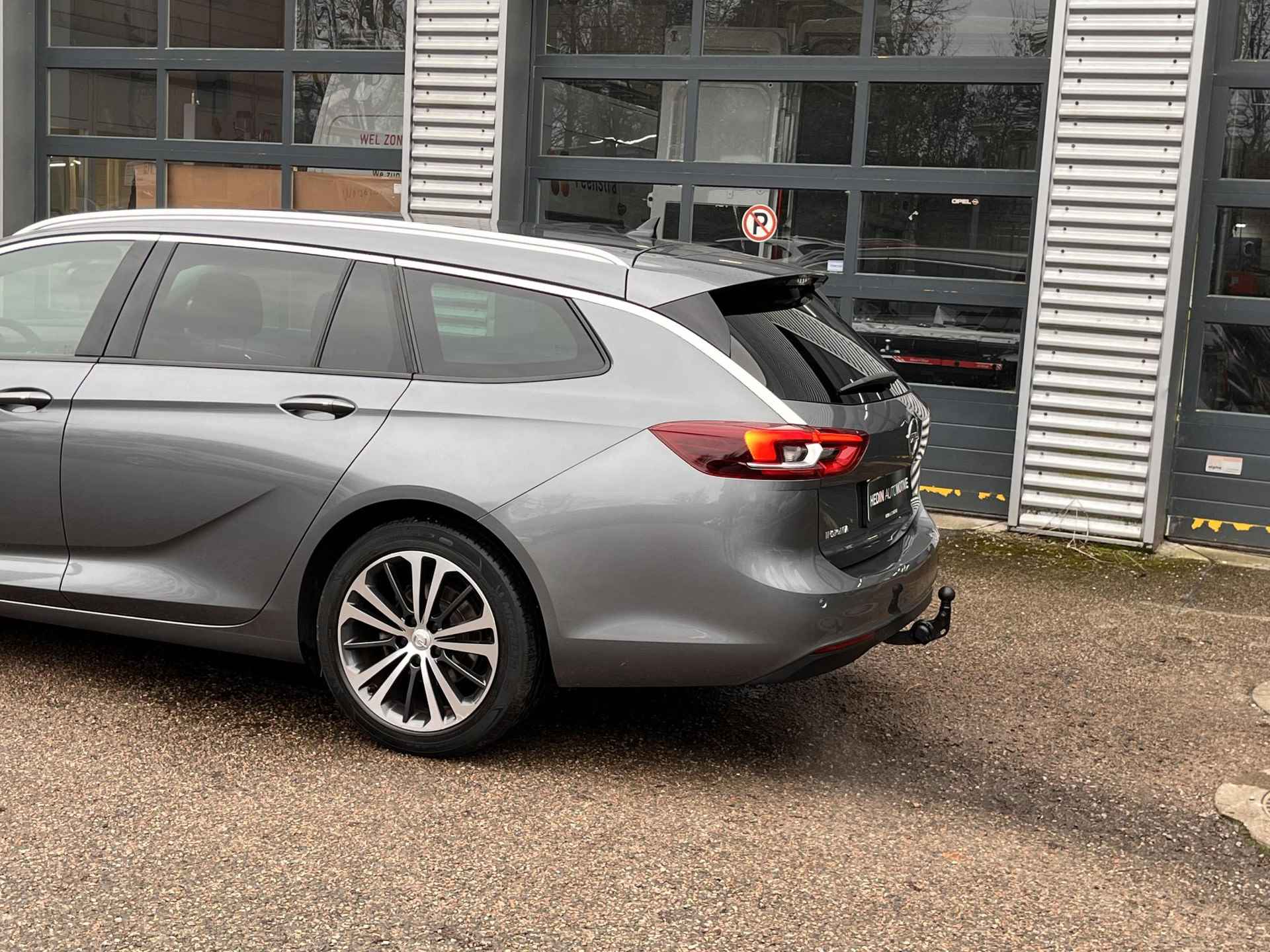 Opel Insignia Sports Tourer 1.5 Turbo 165PK Bus. Executive Aut. | Leder | AGR-Stoelen | Navi | Stoel/stuurverw. | Carplay | PDC V+A | LMV 18 inch | Trekhaak - 14/26