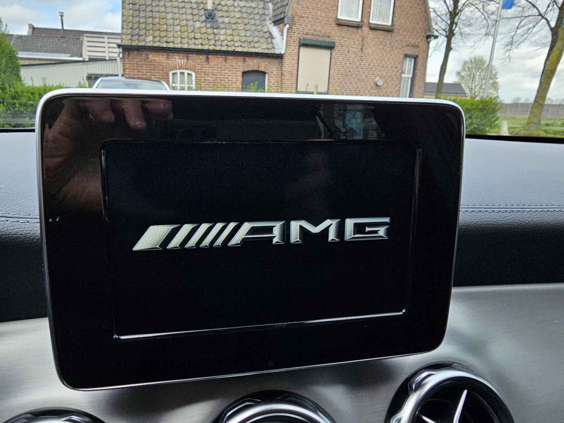 Mercedes-Benz GLA AMG 45 4MATIC Premium,360 camera,Leder. - 35/43