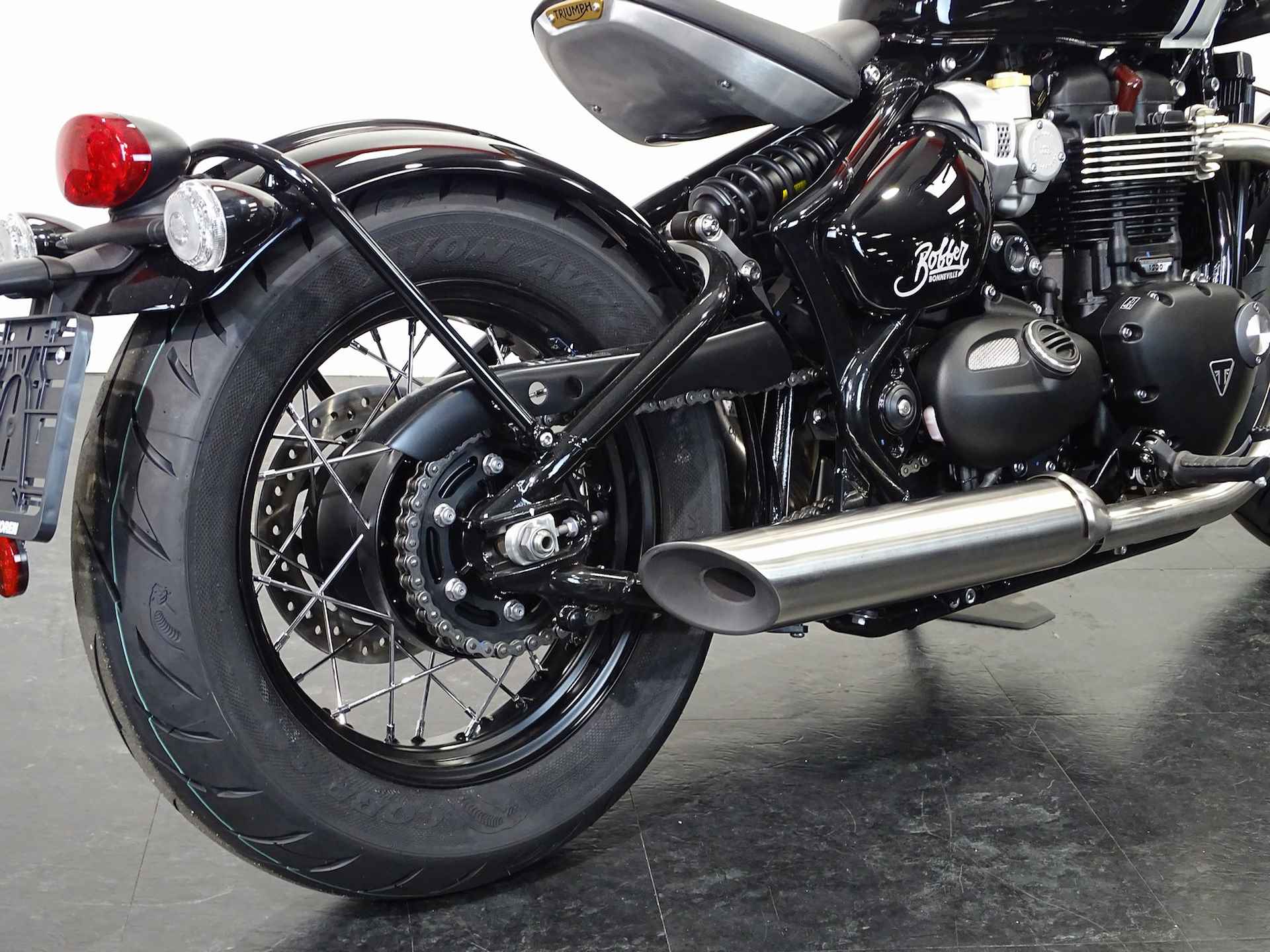 Triumph BONNEVILLE BOBBER - 3/12