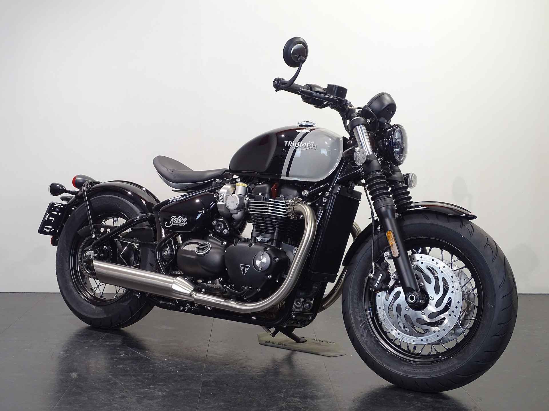 Triumph BONNEVILLE BOBBER - 12/12