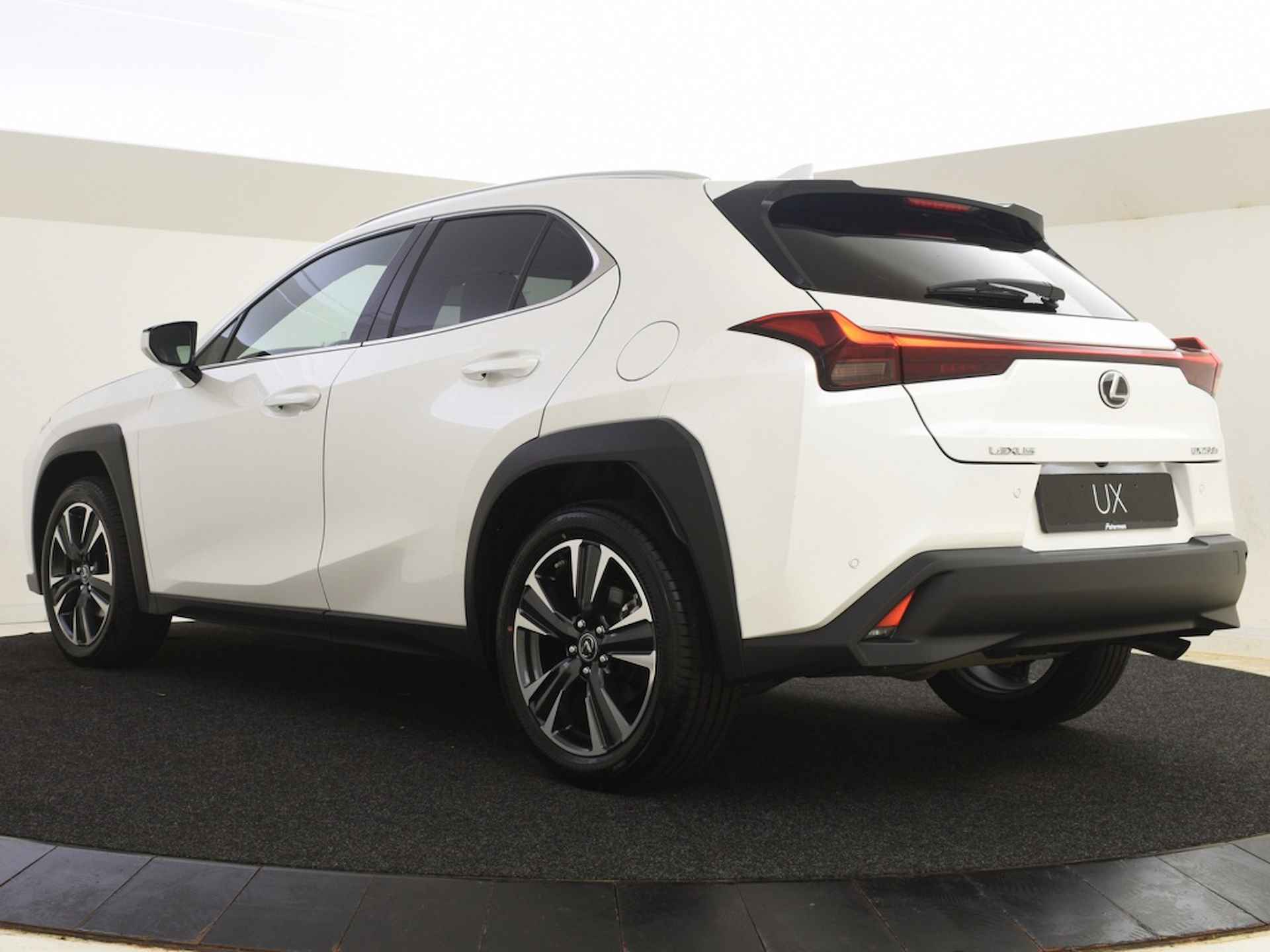 Lexus UX  UX 250h Luxury Edition | Leder Interieur | PDC V+A | Stuur en St - 3/39