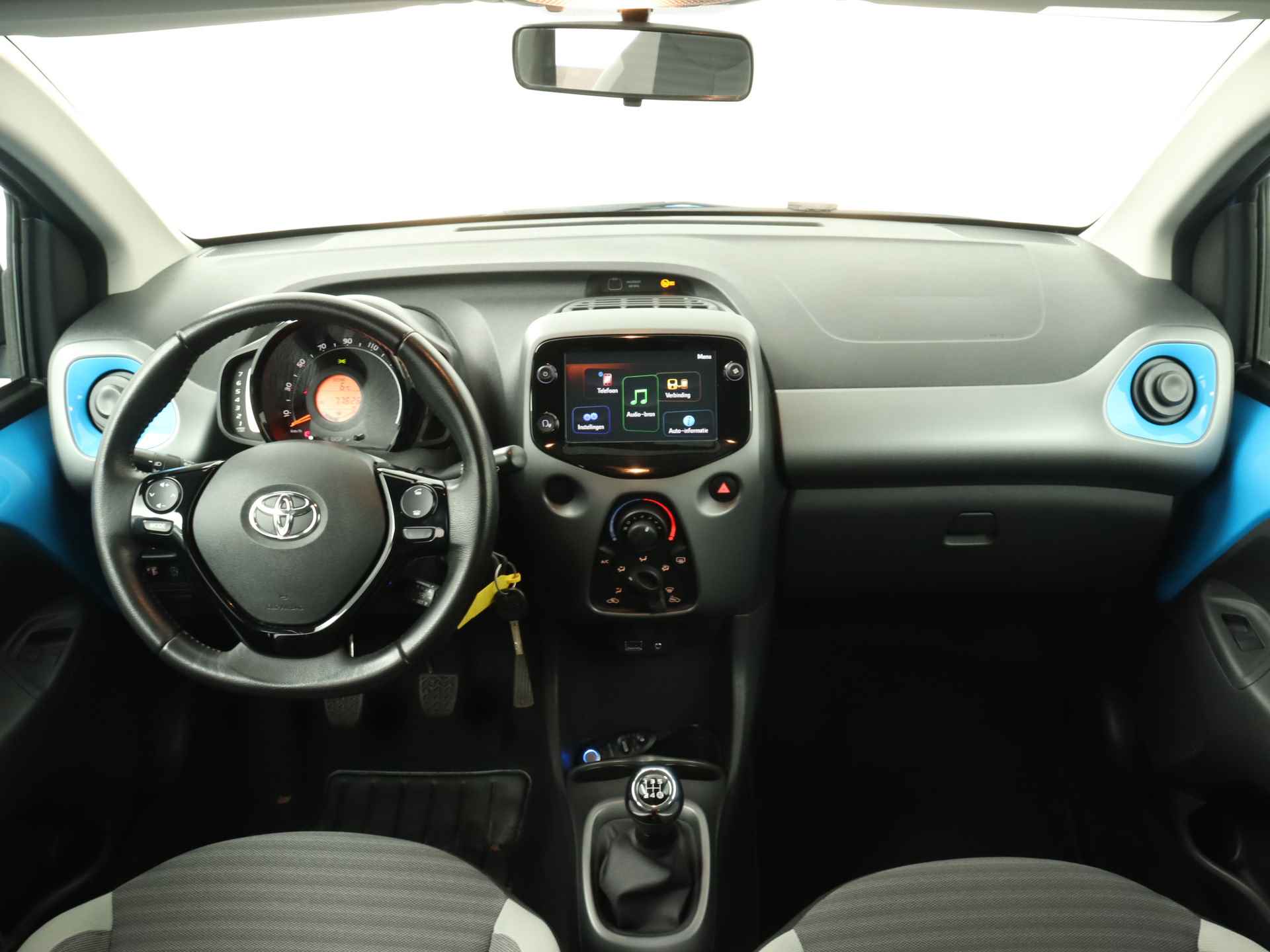 Toyota Aygo 1.0 VVT-i x-first | Canvas dak | Camera | LM Velgen | Airco | LM velgen | Apple Carplay/Android Auto | - 5/41