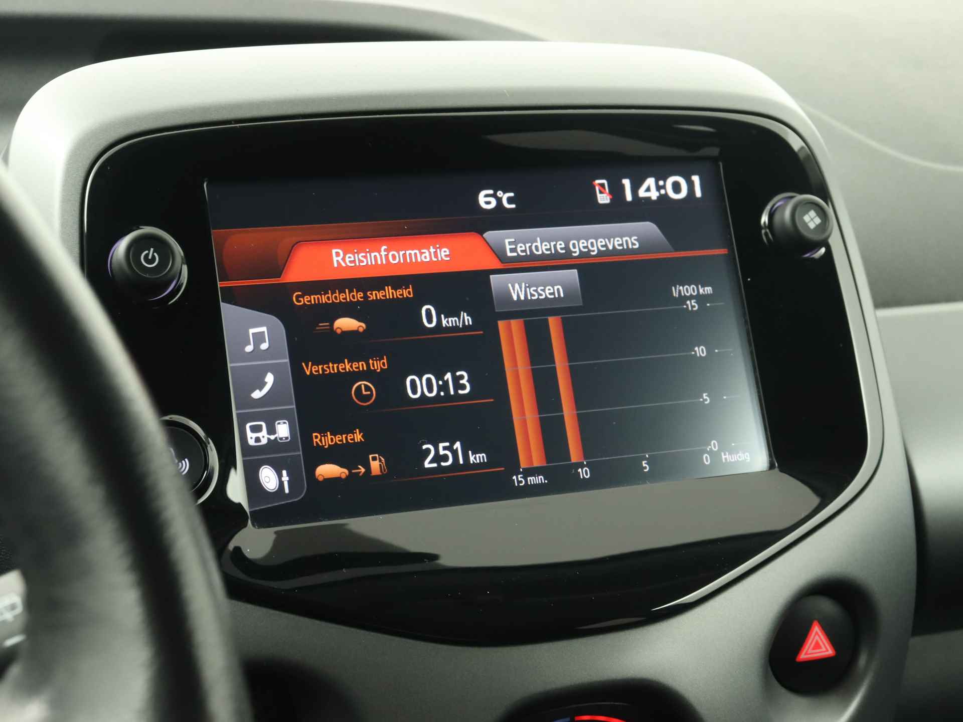 Toyota Aygo 1.0 VVT-i x-first | Canvas dak | Camera | LM Velgen | Airco | LM velgen | Apple Carplay/Android Auto | - 11/41