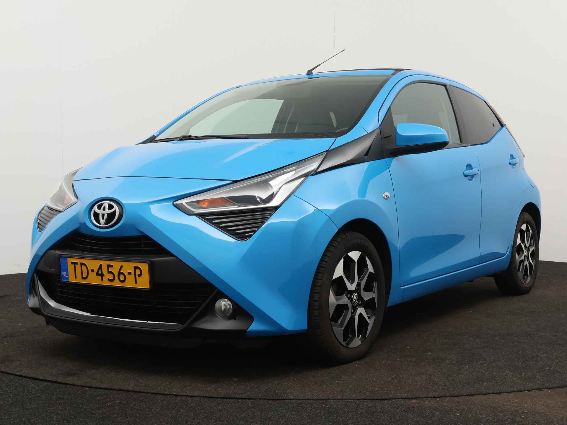 Toyota Aygo 1.0 VVT-i x-first | Canvas dak | Camera | LM Velgen | Airco | LM velgen | Apple Carplay/Android Auto | - 15/41