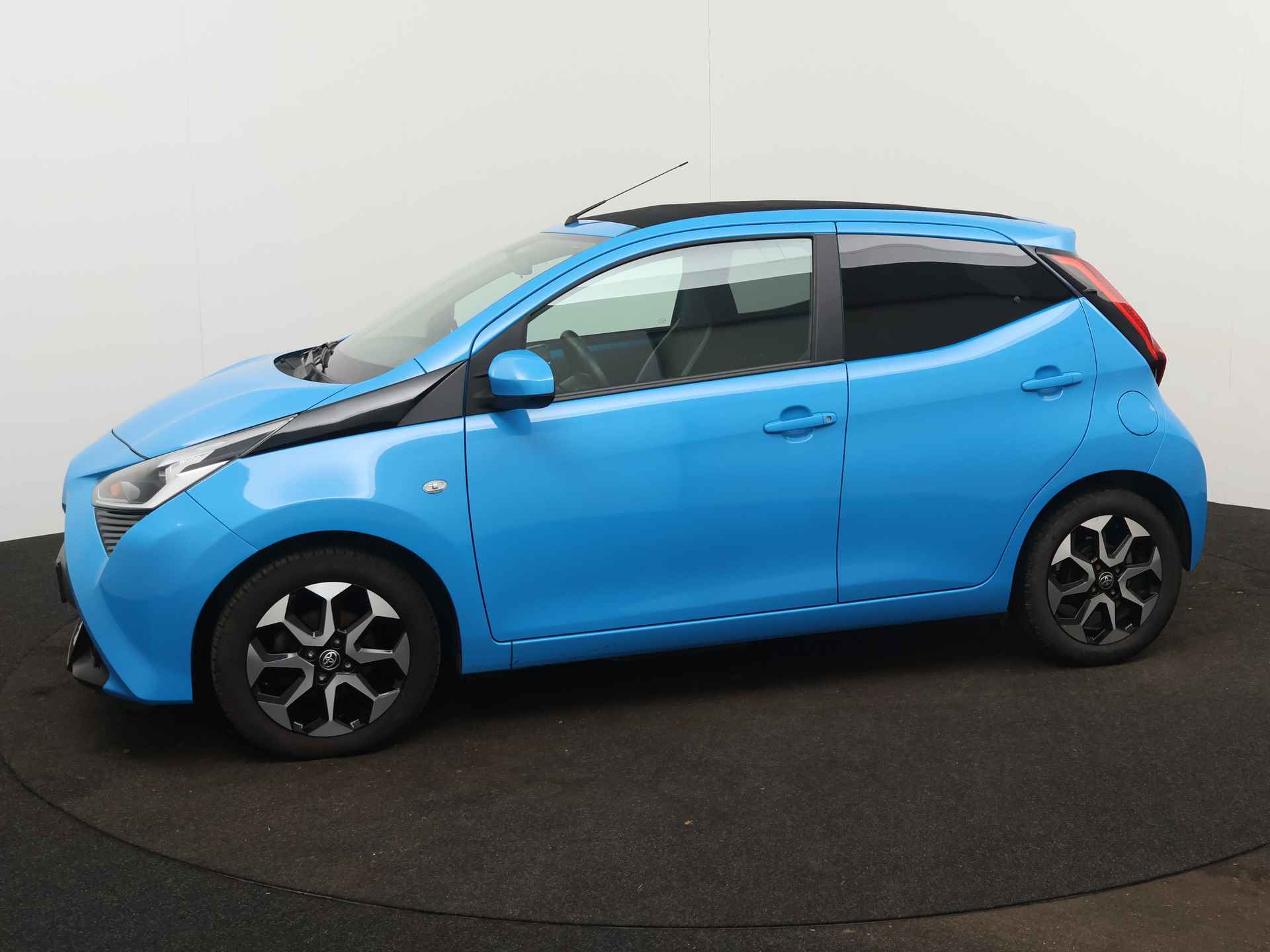 Toyota Aygo 1.0 VVT-i x-first | Canvas dak | Camera | LM Velgen | Airco | LM velgen | Apple Carplay/Android Auto | - 16/41