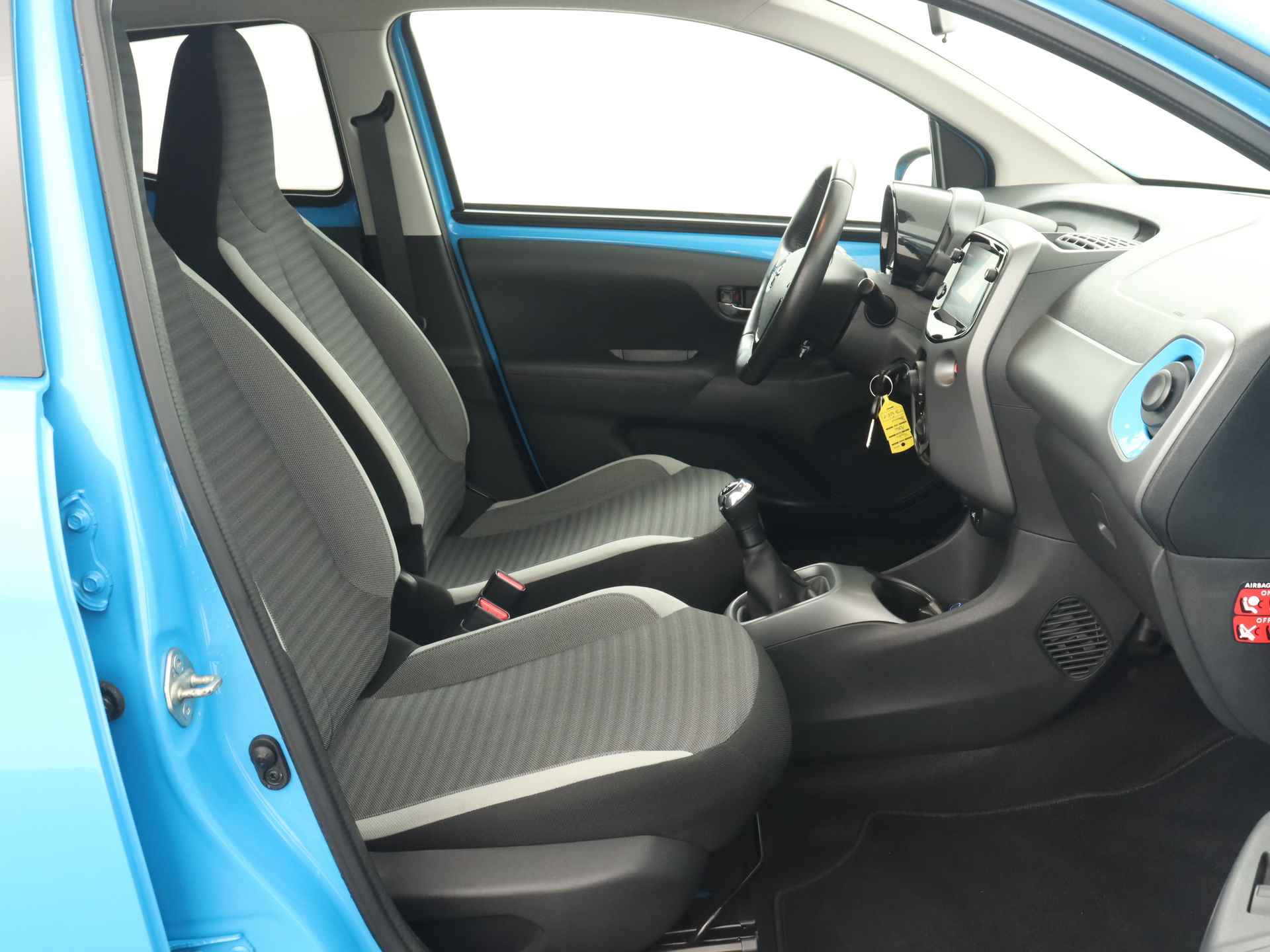 Toyota Aygo 1.0 VVT-i x-first | Canvas dak | Camera | LM Velgen | Airco | LM velgen | Apple Carplay/Android Auto | - 29/41