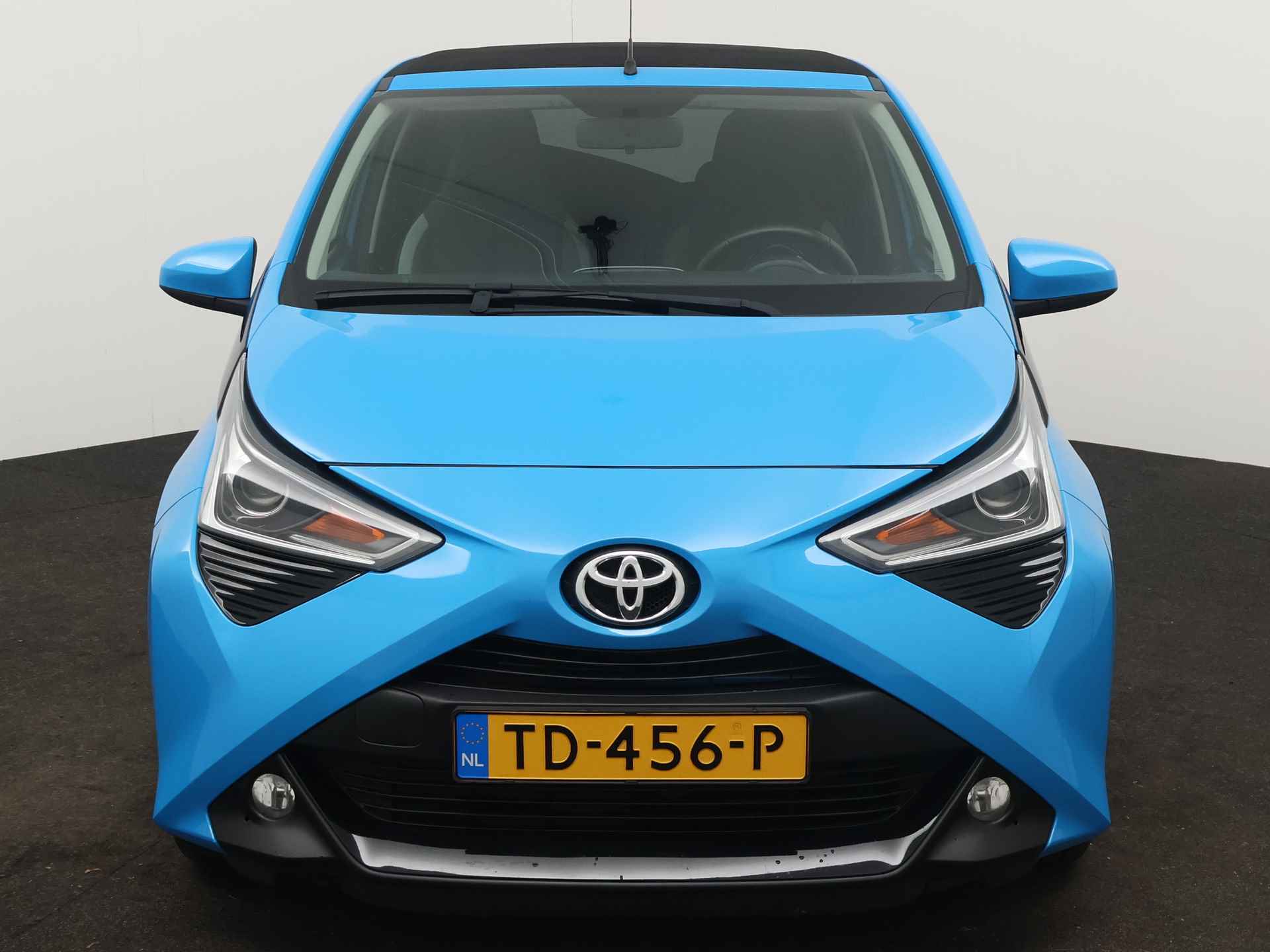 Toyota Aygo 1.0 VVT-i x-first | Canvas dak | Camera | LM Velgen | Airco | LM velgen | Apple Carplay/Android Auto | - 35/41