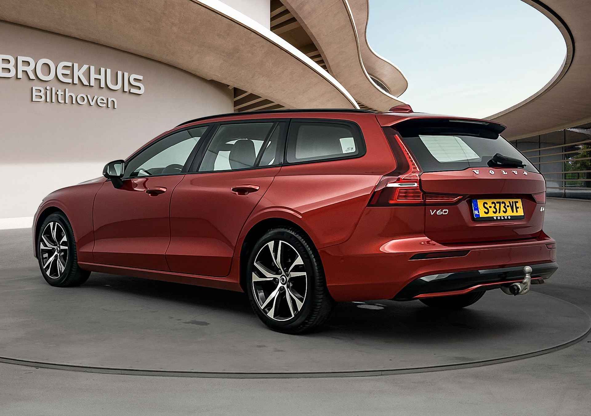 Volvo V60 B4 200PK Plus Dark | Trekhaak | Adaptive LED | Adaptive Cruise | Elektr Stoelen + Memory | PDC + 360 Camera - 8/35