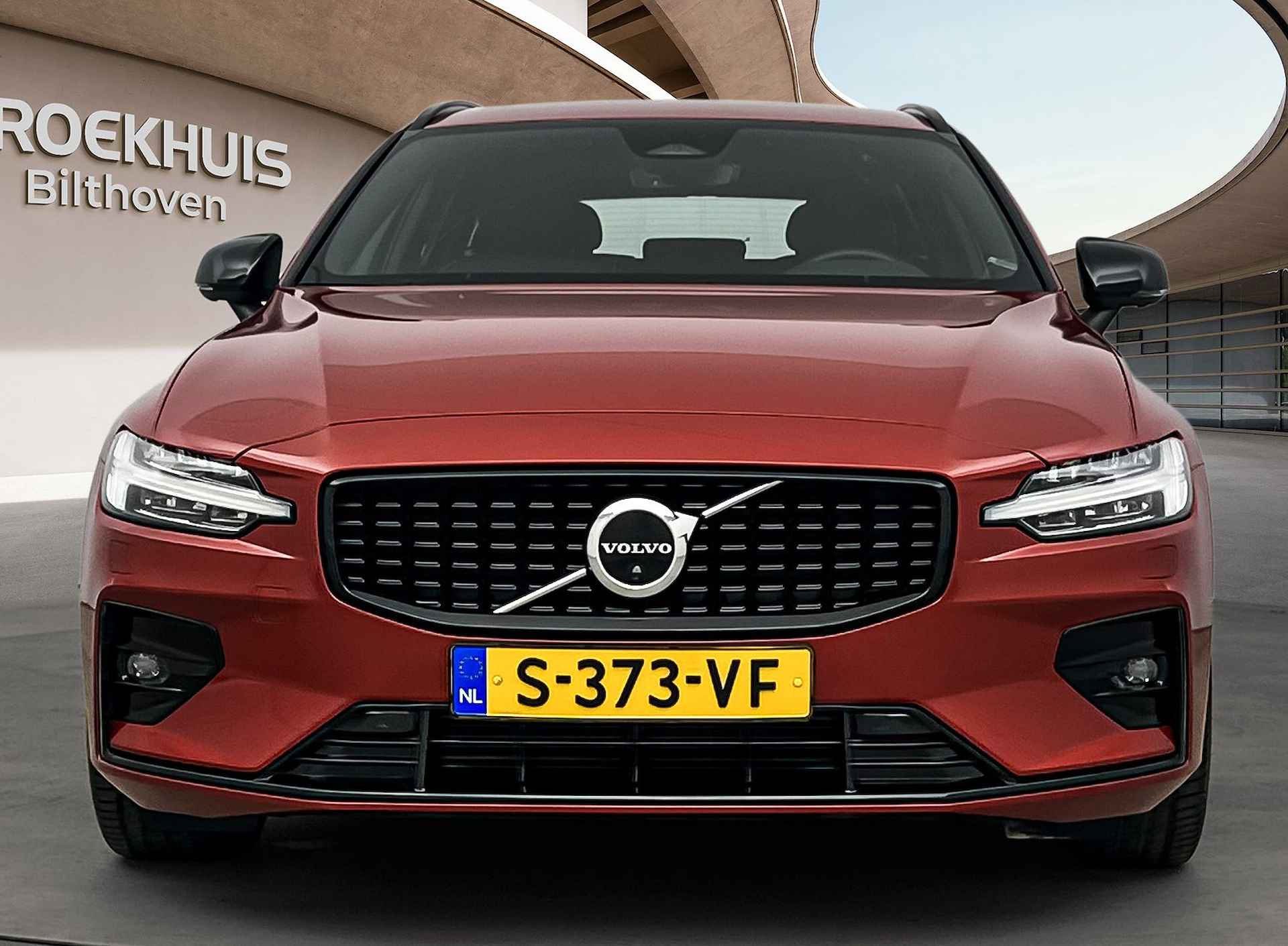 Volvo V60 B4 200PK Plus Dark | Trekhaak | Adaptive LED | Adaptive Cruise | Elektr Stoelen + Memory | PDC + 360 Camera - 9/35