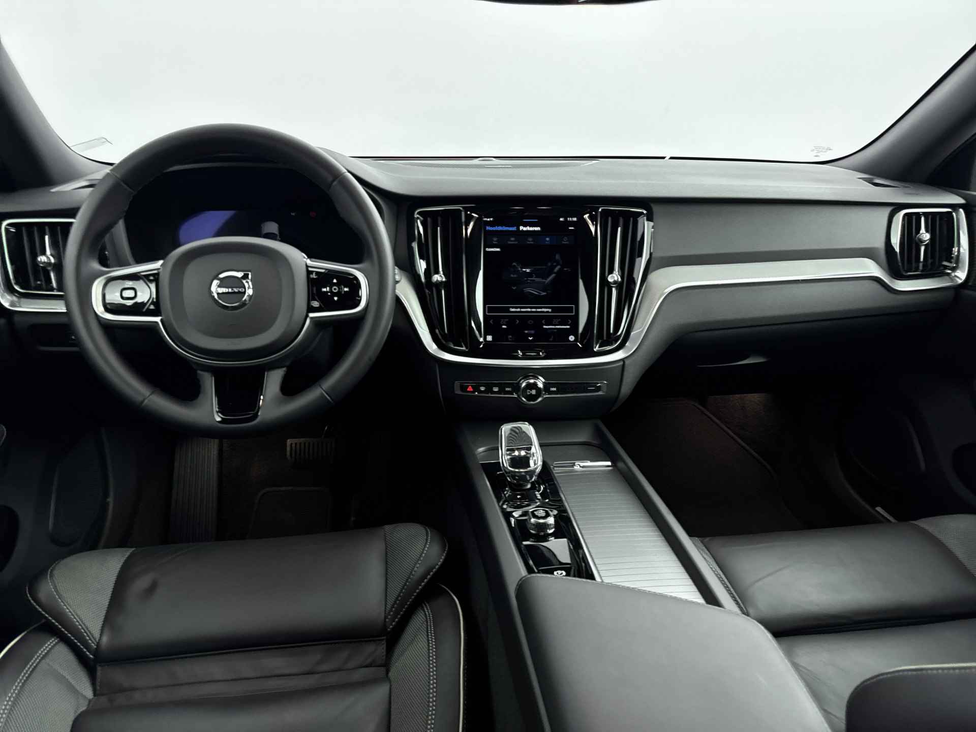 Volvo V60 B4 200PK Plus Dark | Trekhaak | Adaptive LED | Adaptive Cruise | Elektr Stoelen + Memory | PDC + 360 Camera - 14/35