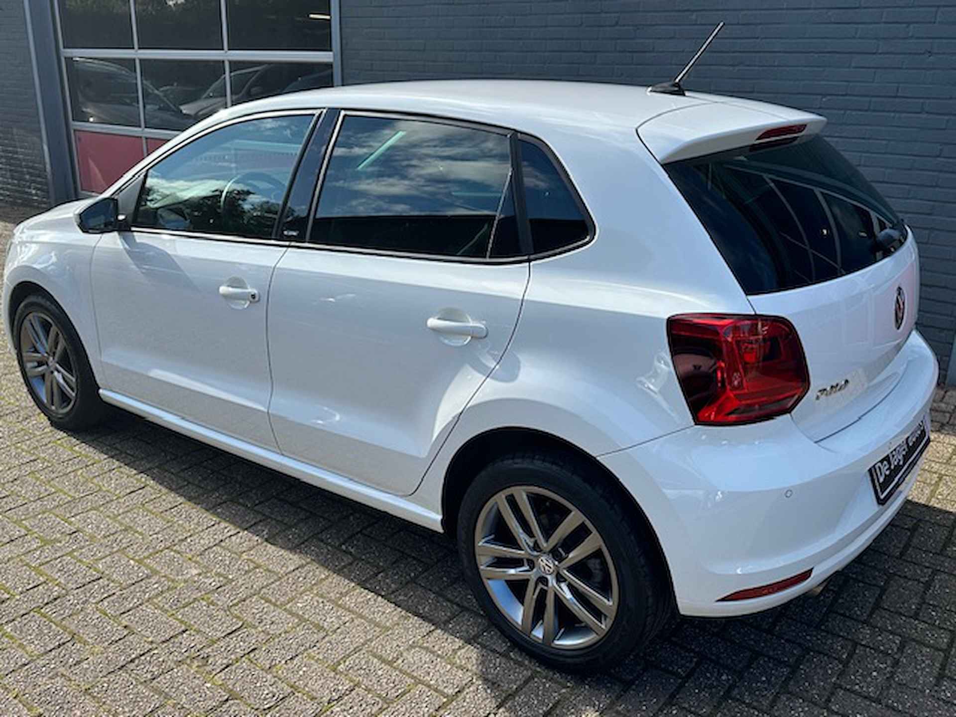 Volkswagen Polo 1.2 TSI Highline Automaat / Navi / Clima / Led koplampen - 4/35