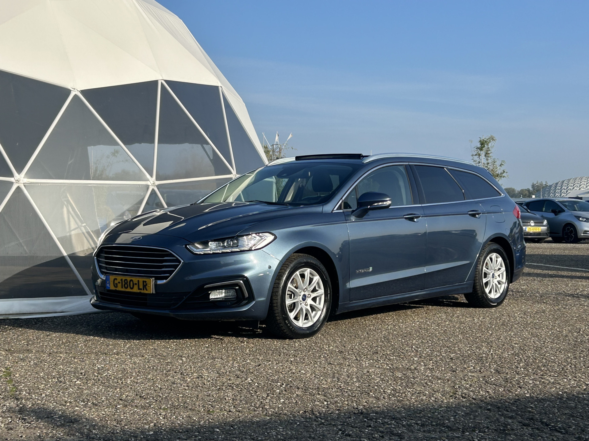 Ford Mondeo Wagon 2.0 IVCT HEV Titanium | Panoramadak | Trekhaak | Camera | Carplay | LED | Dode hoek detectie | Stoelverwarming |