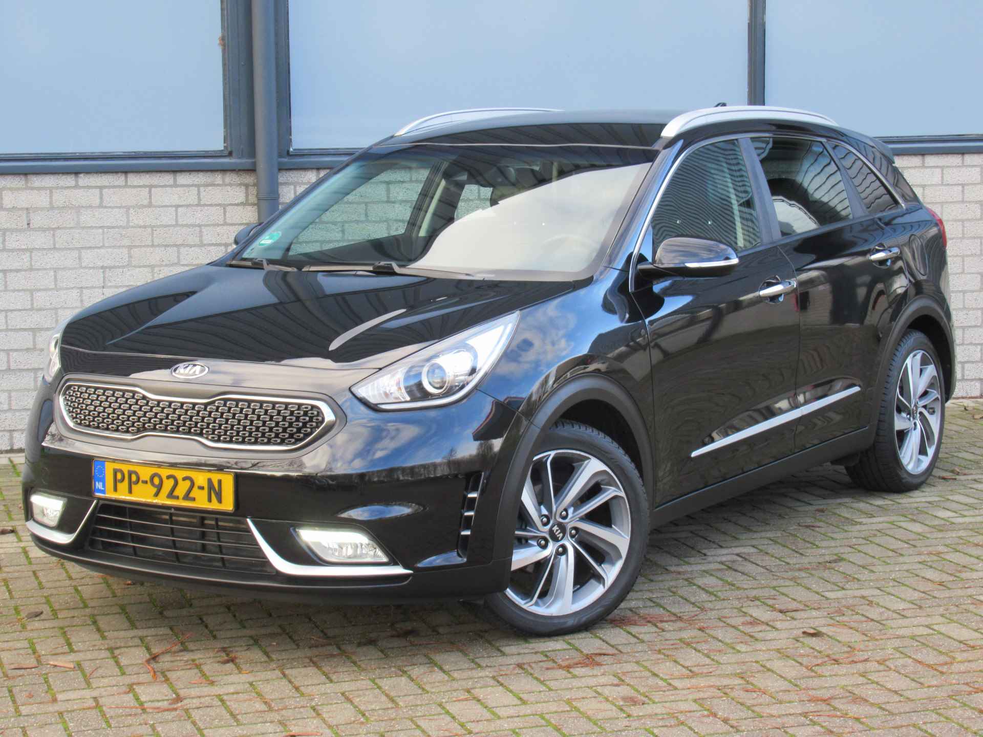 Kia Niro 1.6 GDi Hybrid First Edition 2e eigen | dealer onderh | Leder | 18"inch | tr.haak | navi - 2/25