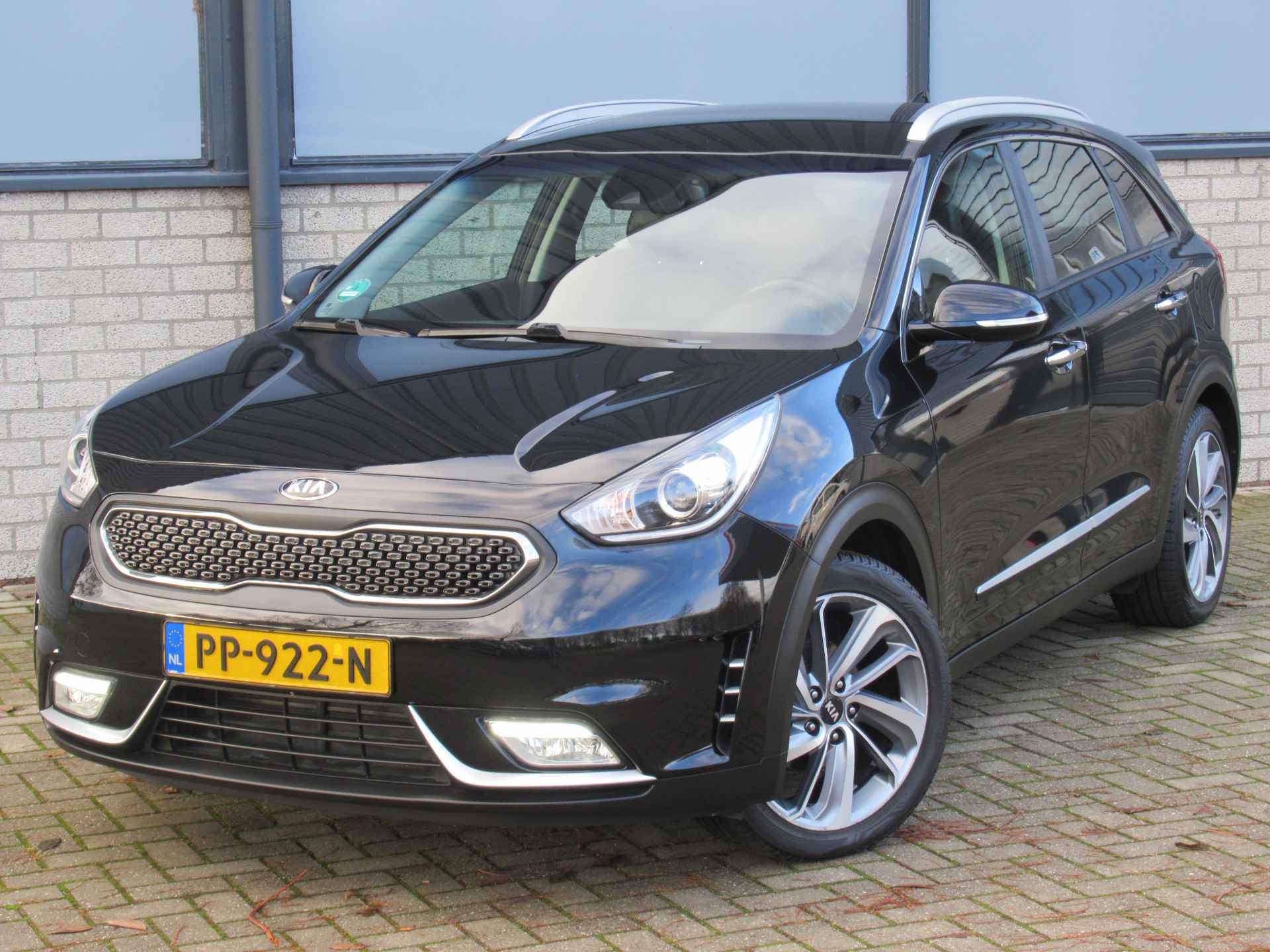 Kia Niro 1.6 GDi Hybrid First Edition 2e eigen | dealer onderh | Leder | 18"inch | tr.haak | navi - 4/25