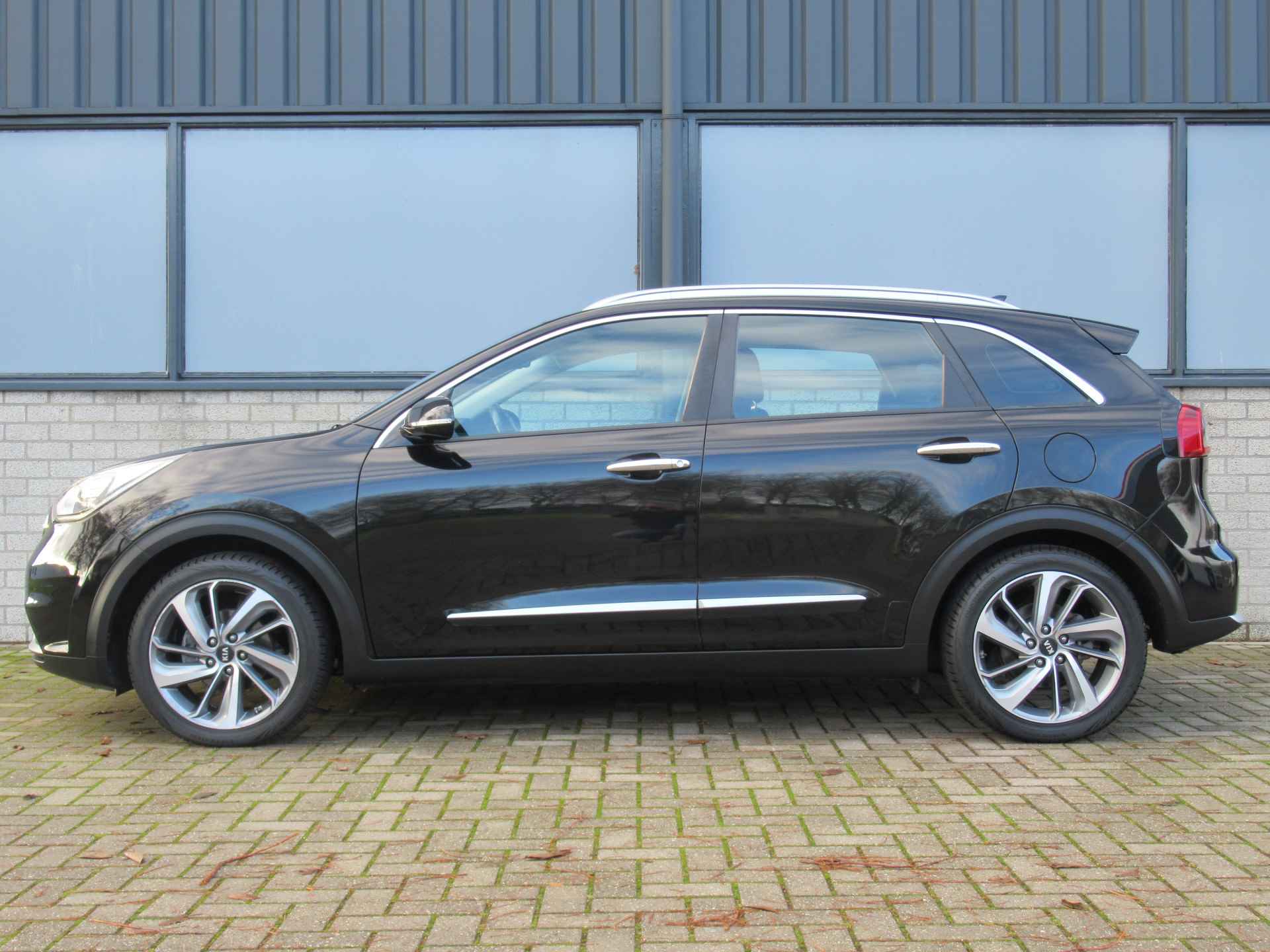 Kia Niro 1.6 GDi Hybrid First Edition 2e eigen | dealer onderh | Leder | 18"inch | tr.haak | navi - 5/25