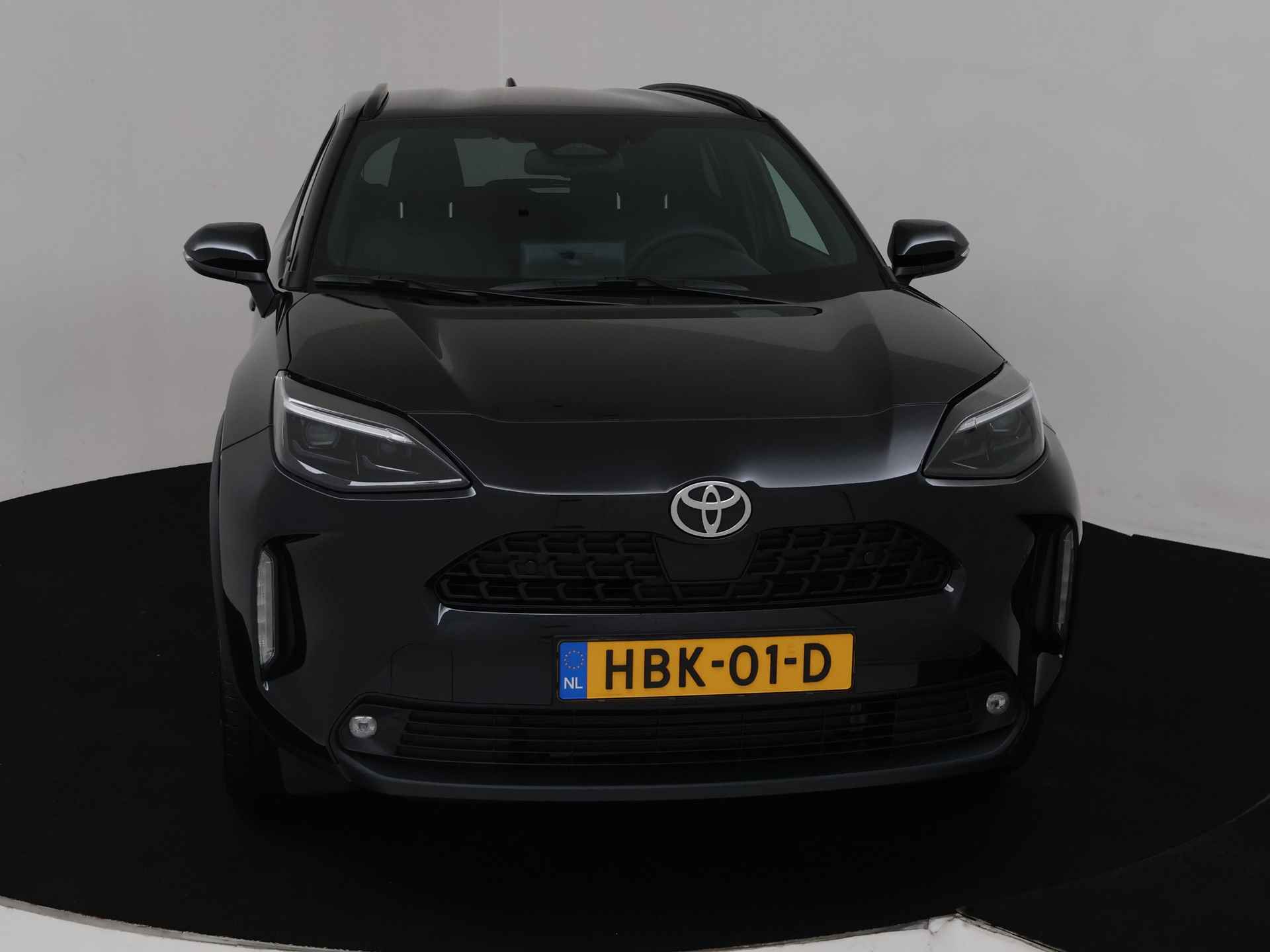 Toyota Yaris Cross 1.5 Hybrid 115 Business Plus | Comfort Pack | Spatlappen | Stoel en stuurwiel verwarmd | LM velgen | - 27/41