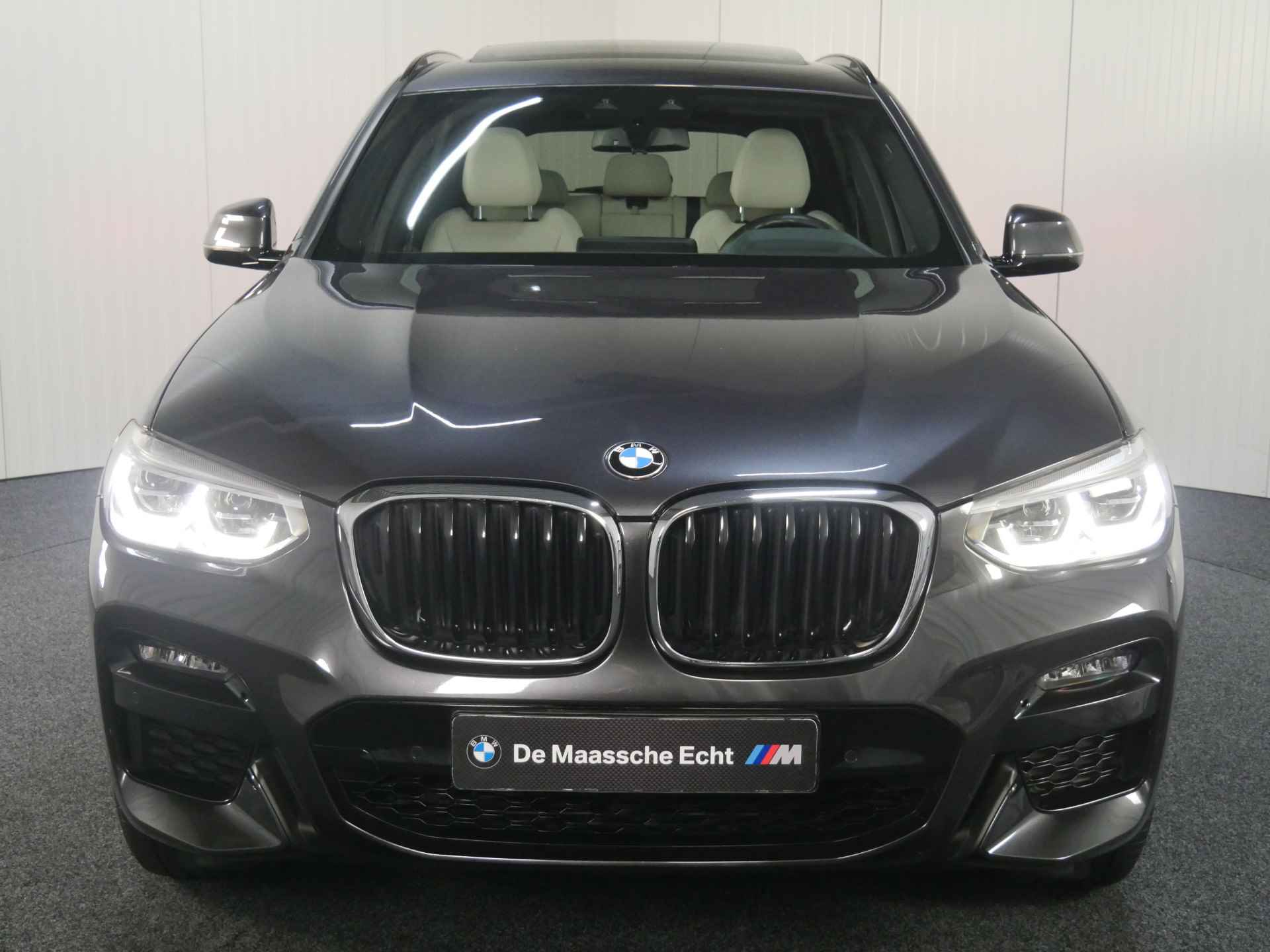 BMW X3 xDrive30e High Executive M Sport Automaat / Panoramadak / Sportstoelen / Adaptieve LED / Head-Up / Harman Kardon / Live Cockpit Professional / Parking Assistant - 7/34