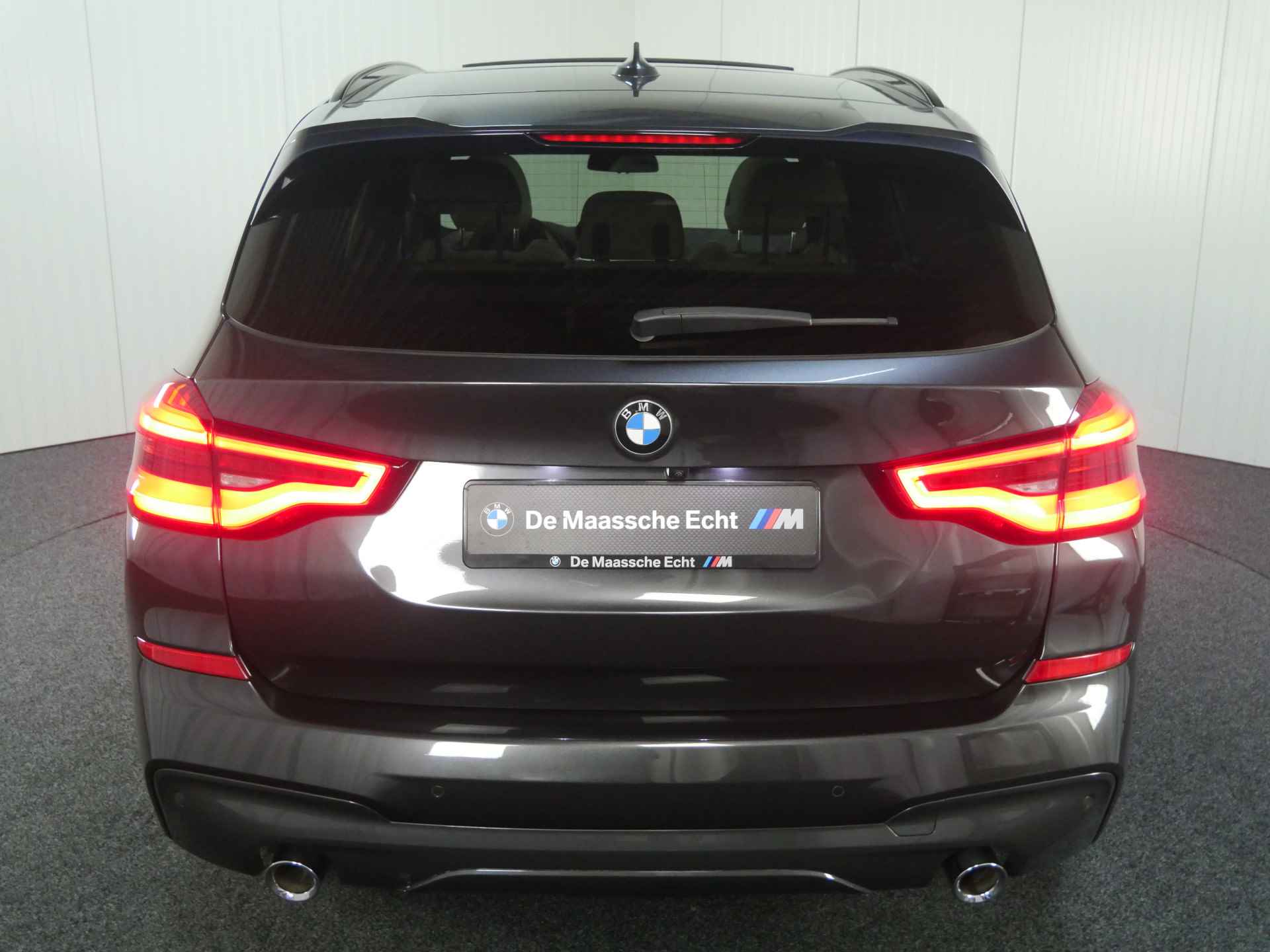 BMW X3 xDrive30e High Executive M Sport Automaat / Panoramadak / Sportstoelen / Adaptieve LED / Head-Up / Harman Kardon / Live Cockpit Professional / Parking Assistant - 8/34