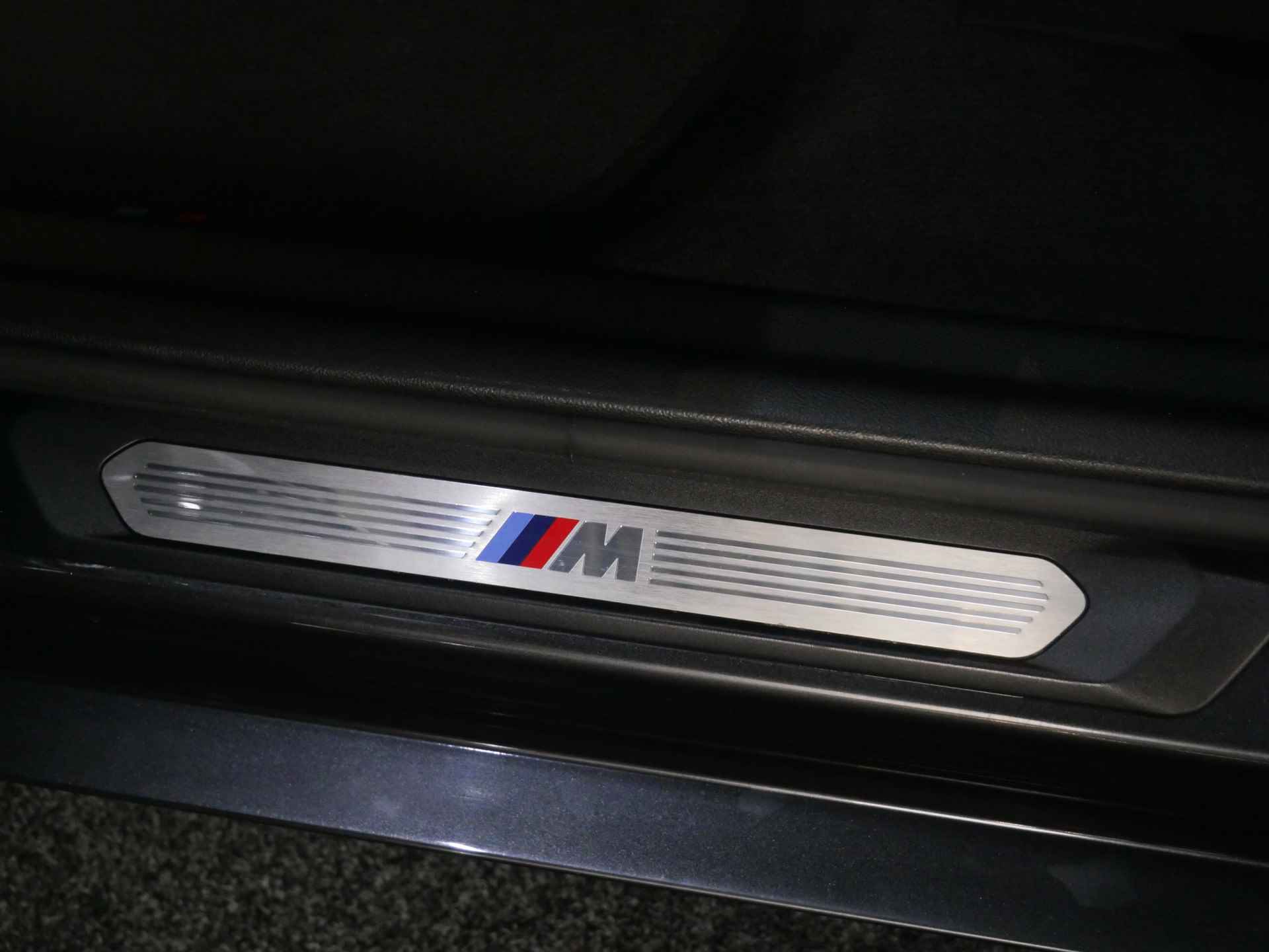 BMW X3 xDrive30e High Executive M Sport Automaat / Panoramadak / Sportstoelen / Adaptieve LED / Head-Up / Harman Kardon / Live Cockpit Professional / Parking Assistant - 12/34