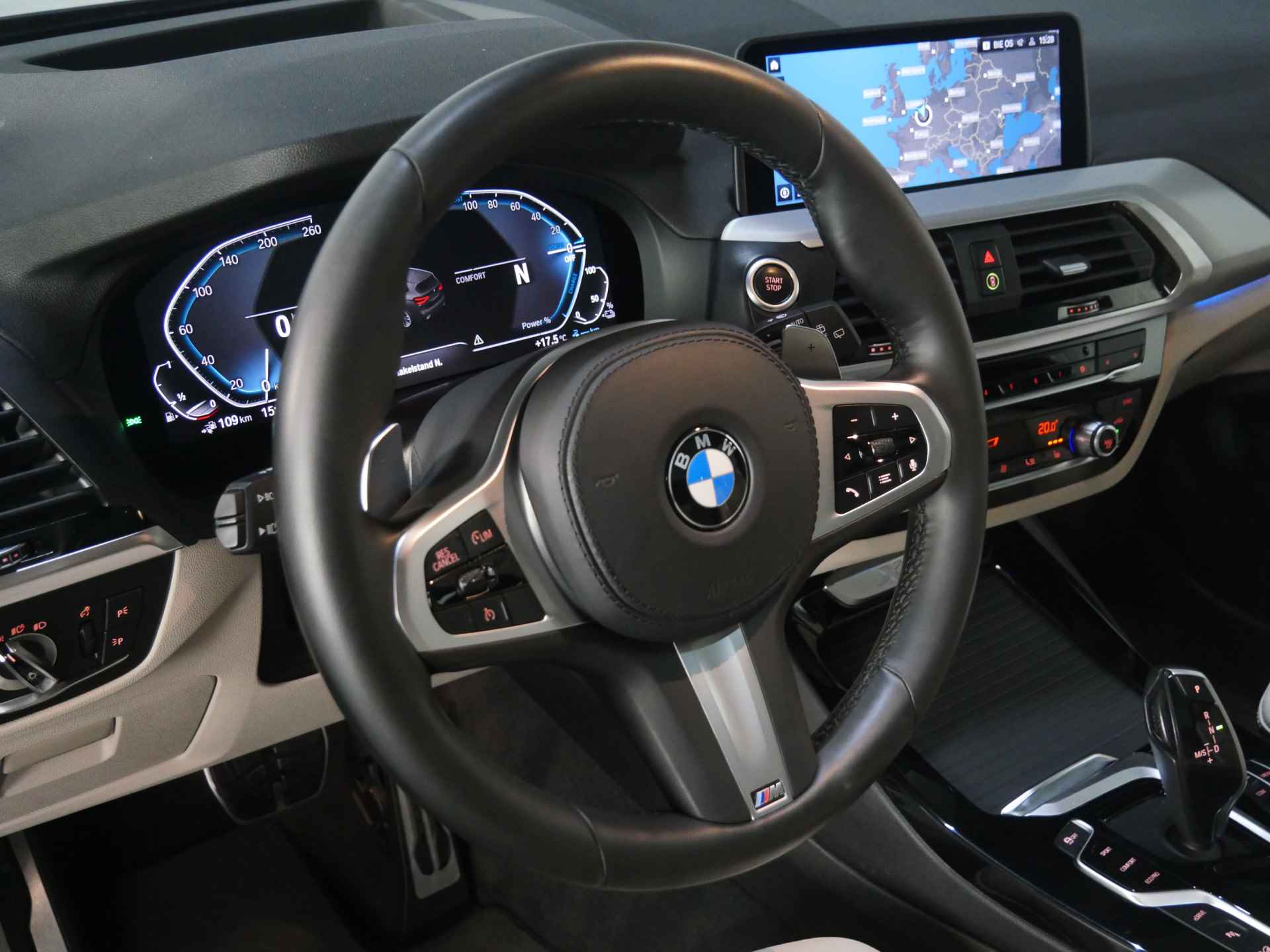 BMW X3 xDrive30e High Executive M Sport Automaat / Panoramadak / Sportstoelen / Adaptieve LED / Head-Up / Harman Kardon / Live Cockpit Professional / Parking Assistant - 18/34