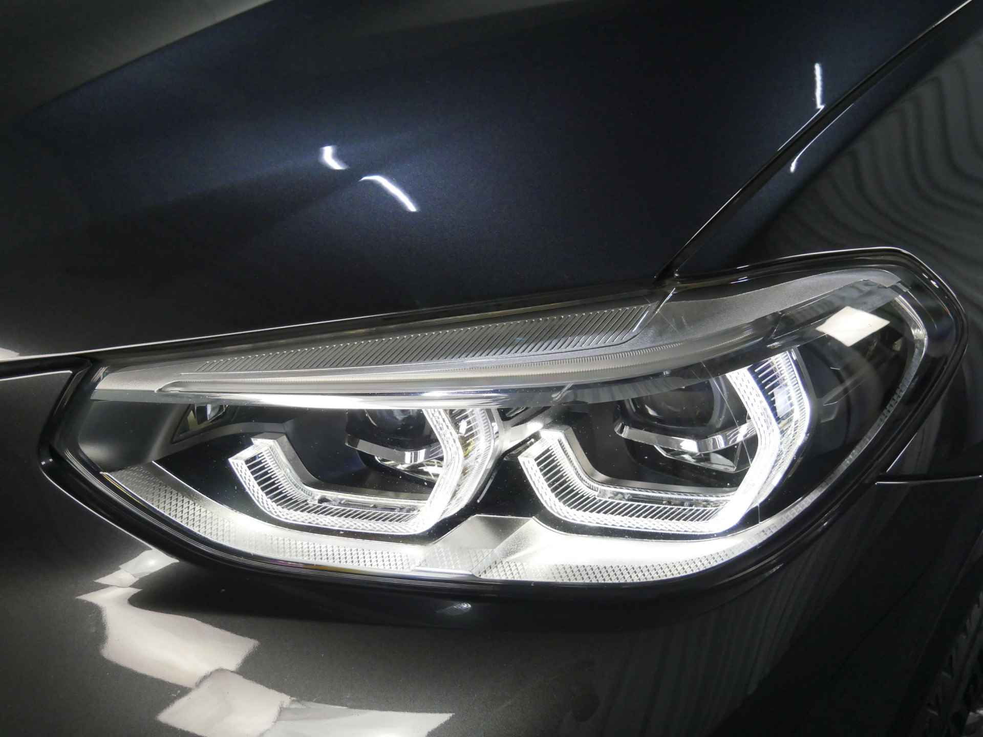 BMW X3 xDrive30e High Executive M Sport Automaat / Panoramadak / Sportstoelen / Adaptieve LED / Head-Up / Harman Kardon / Live Cockpit Professional / Parking Assistant - 26/34