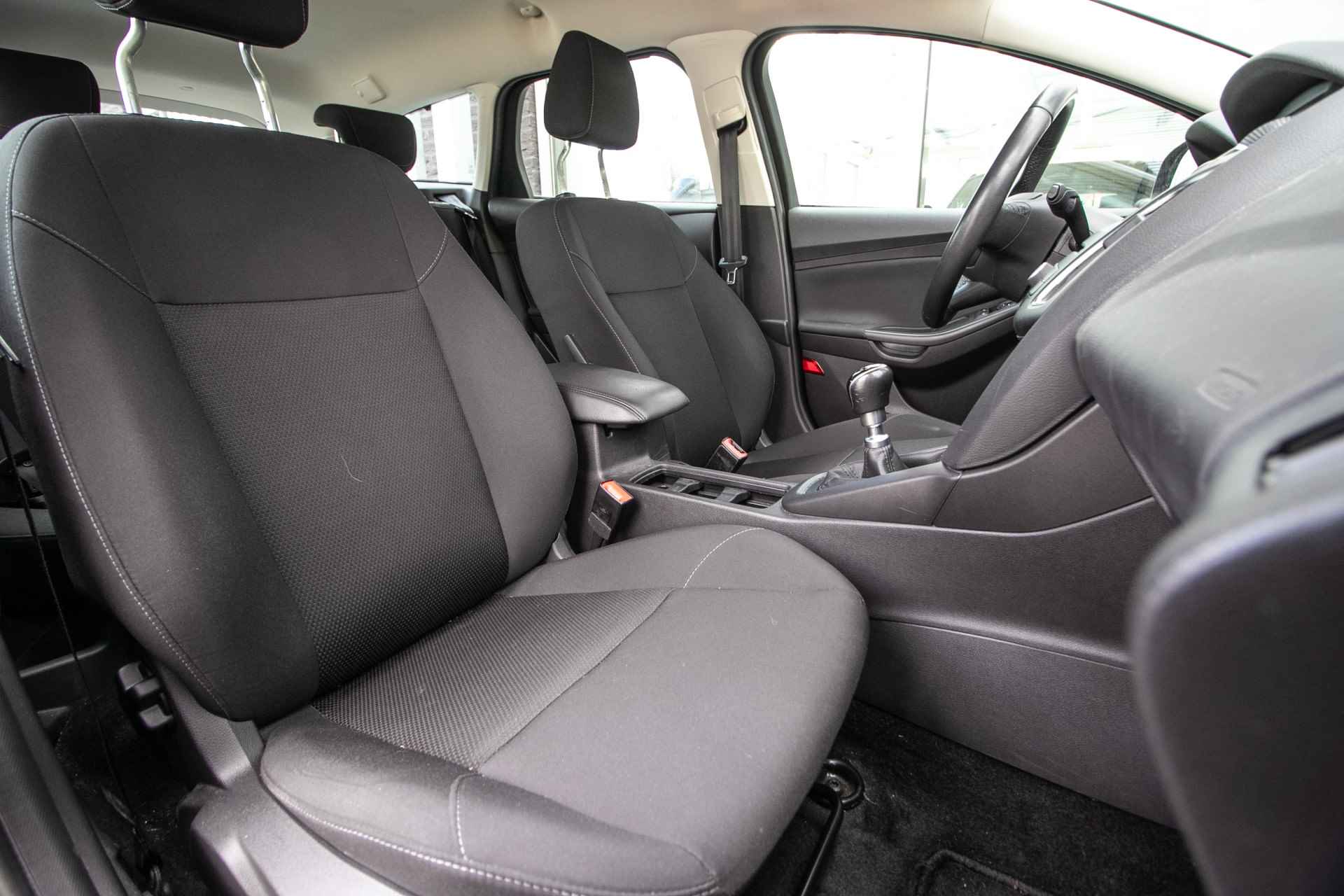 Ford FOCUS Wagon 1.0 Titanium Edition - All-in rijklrps | Navi | stuurverwarming | Cruise - 5/36