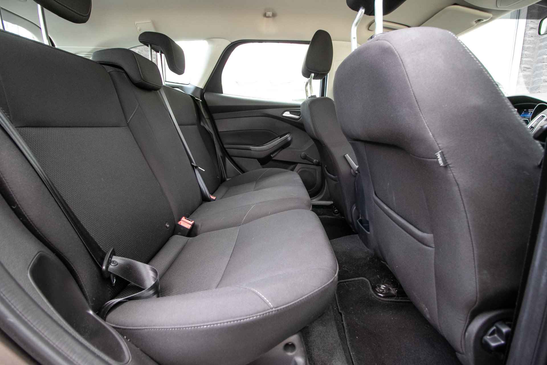 Ford FOCUS Wagon 1.0 Titanium Edition - All-in rijklrps | Navi | stuurverwarming | Cruise - 7/36