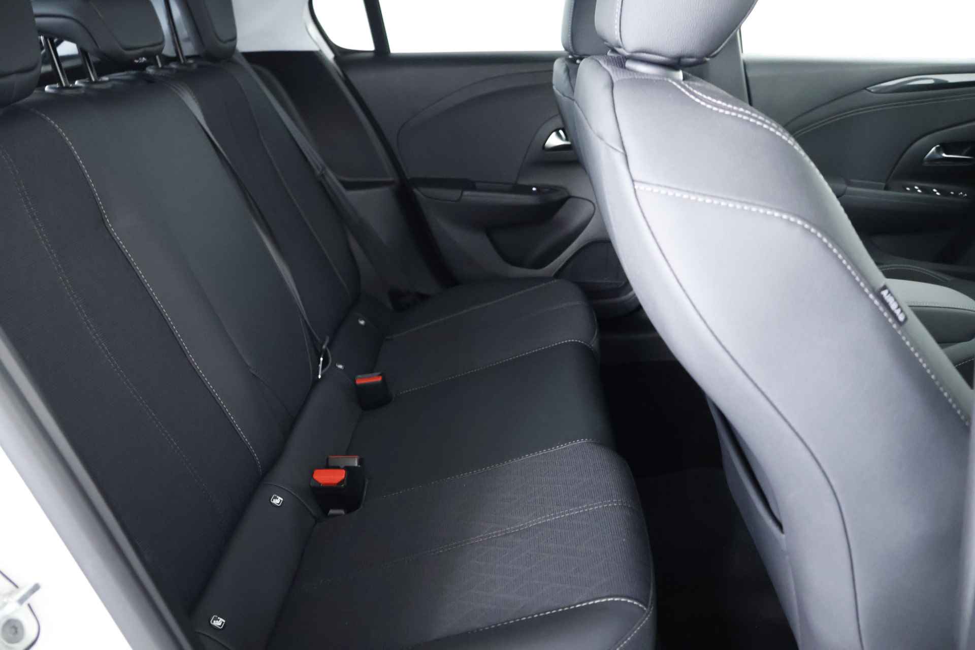 Opel Corsa 1.2 Elegance / LED / CarPlay / Cruisecontrol / Bluetooth - 13/26