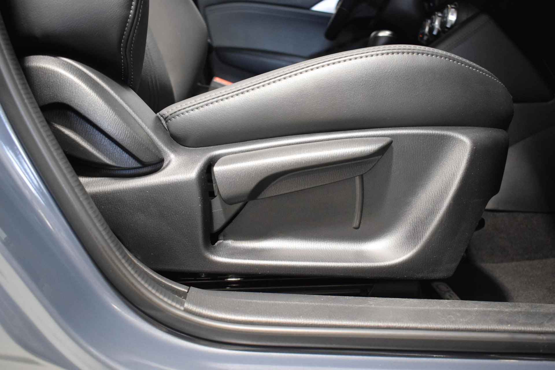 Mazda CX-3 2.0 SkyActiv-G 121 Luxury | Achteruitrijcamera | Parkeersensoren | Dodehoek detectie | Cruise control | Stoelverwarming | Head-up | Navigatie | Keyless entry | - 23/50
