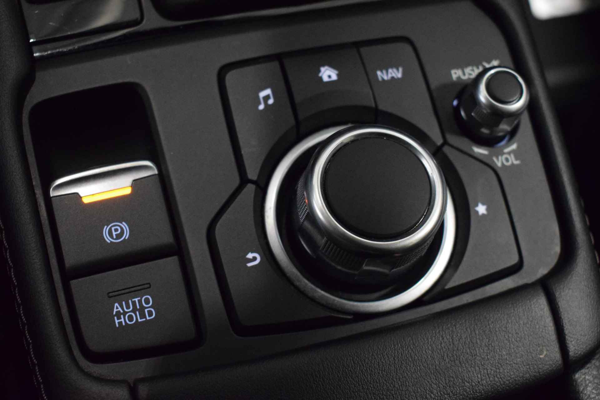 Mazda CX-3 2.0 SkyActiv-G 121 Luxury | Achteruitrijcamera | Parkeersensoren | Dodehoek detectie | Cruise control | Stoelverwarming | Head-up | Navigatie | Keyless entry | - 39/50
