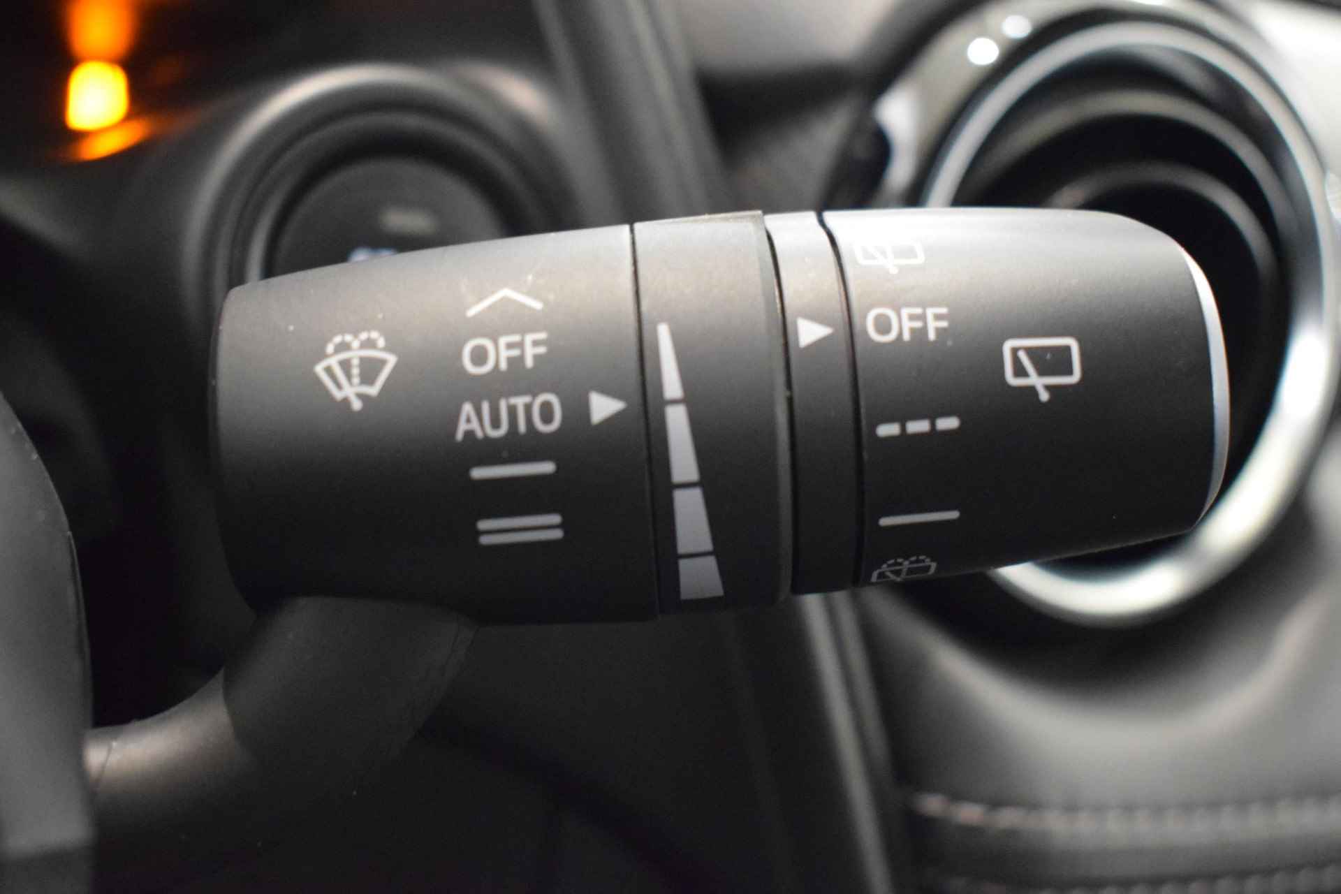 Mazda CX-3 2.0 SkyActiv-G 121 Luxury | Achteruitrijcamera | Parkeersensoren | Dodehoek detectie | Cruise control | Stoelverwarming | Head-up | Navigatie | Keyless entry | - 43/50
