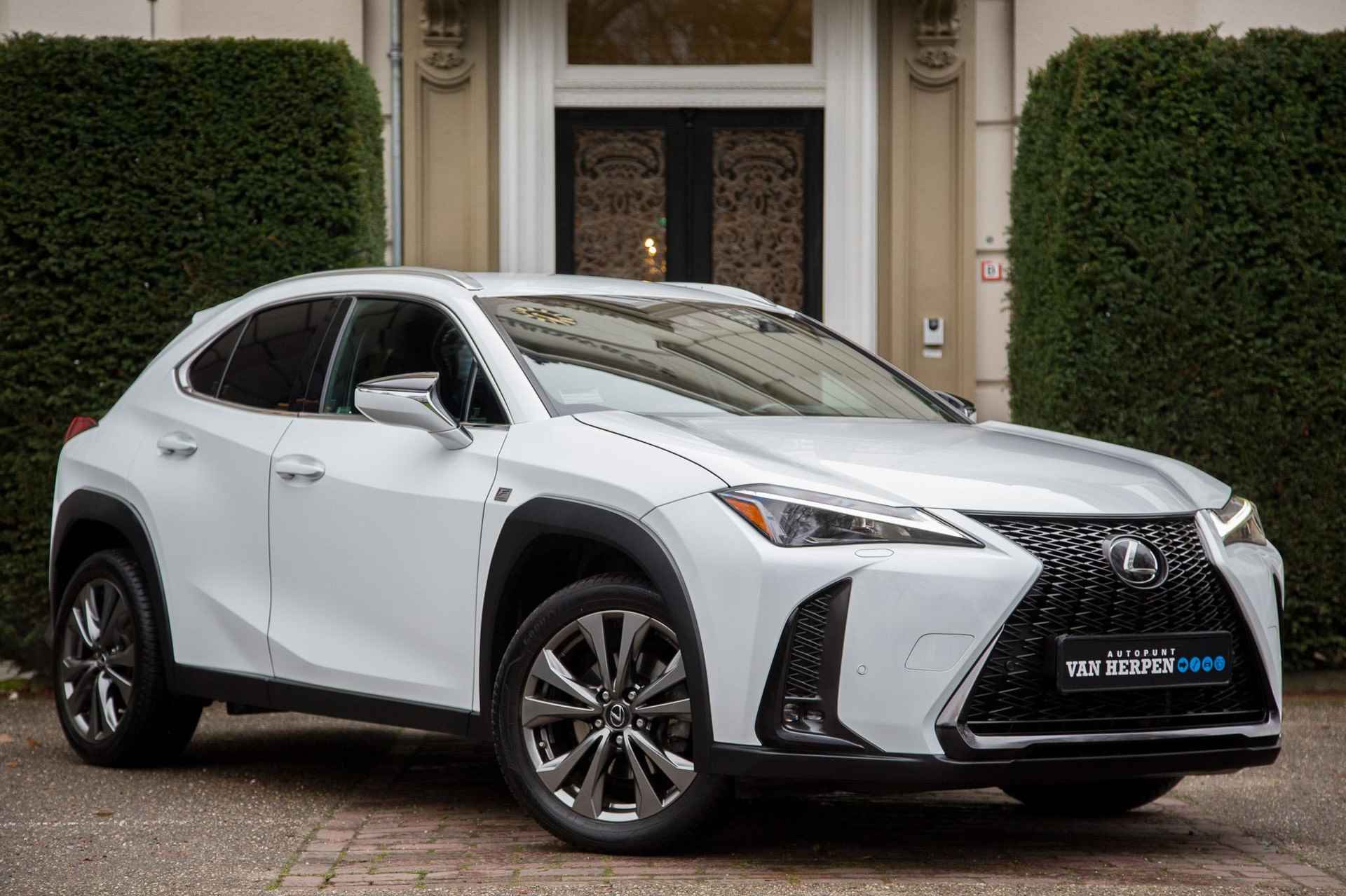 Lexus UX 250h F Sport Line Adaptive Cruise | Leder | Dodehoeksens | Nieuwstaat - 6/50