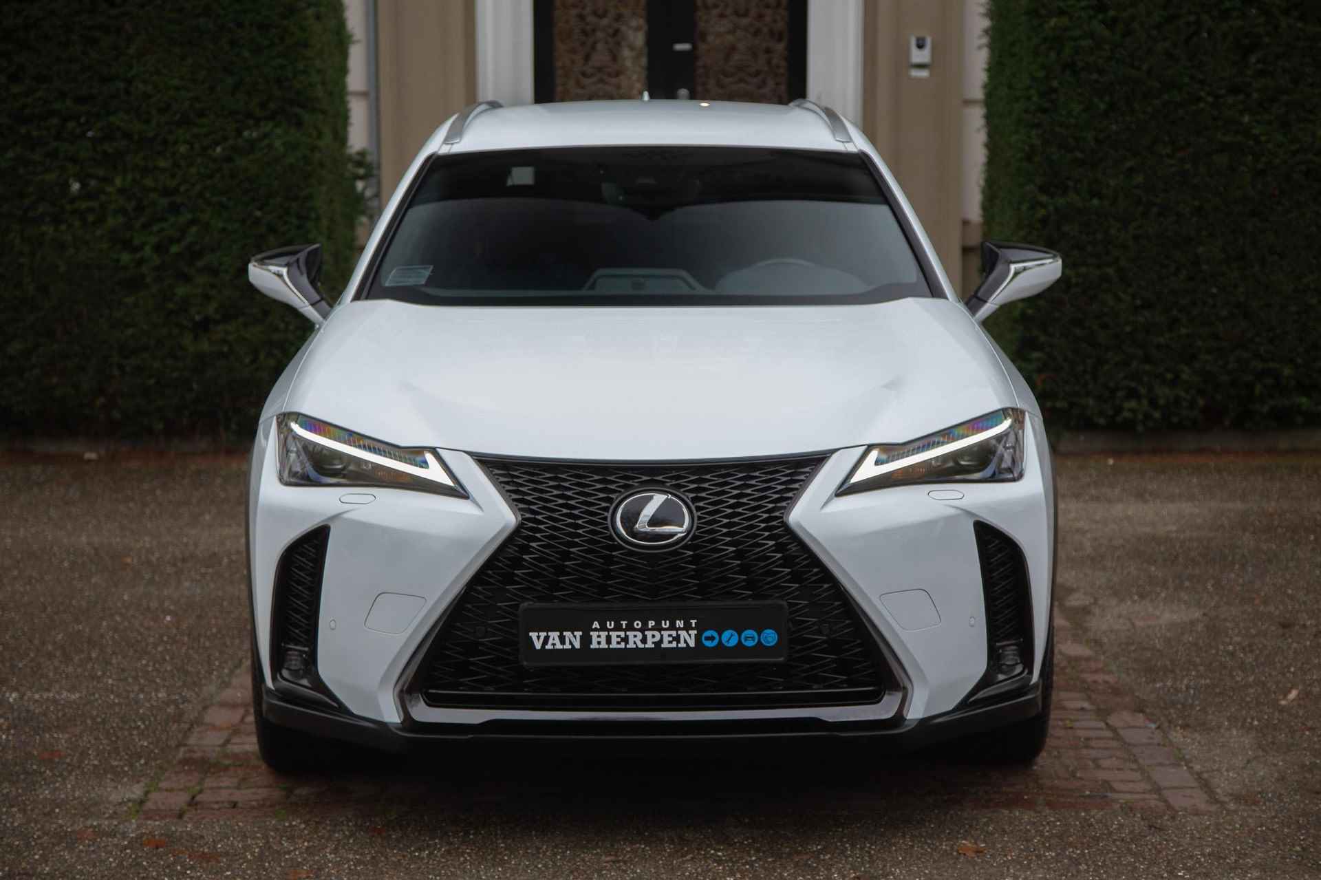 Lexus UX 250h F Sport Line Adaptive Cruise | Leder | Dodehoeksens | Nieuwstaat - 7/50