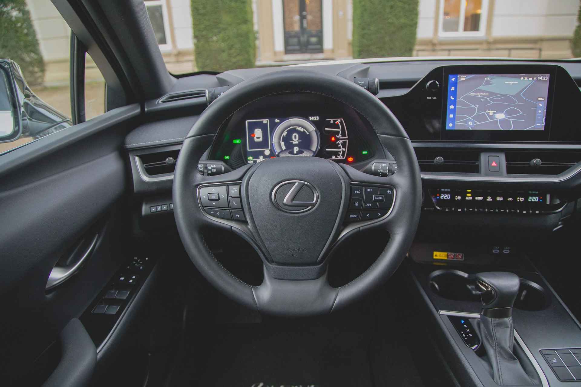 Lexus UX 250h F Sport Line Adaptive Cruise | Leder | Dodehoeksens | Nieuwstaat - 20/50