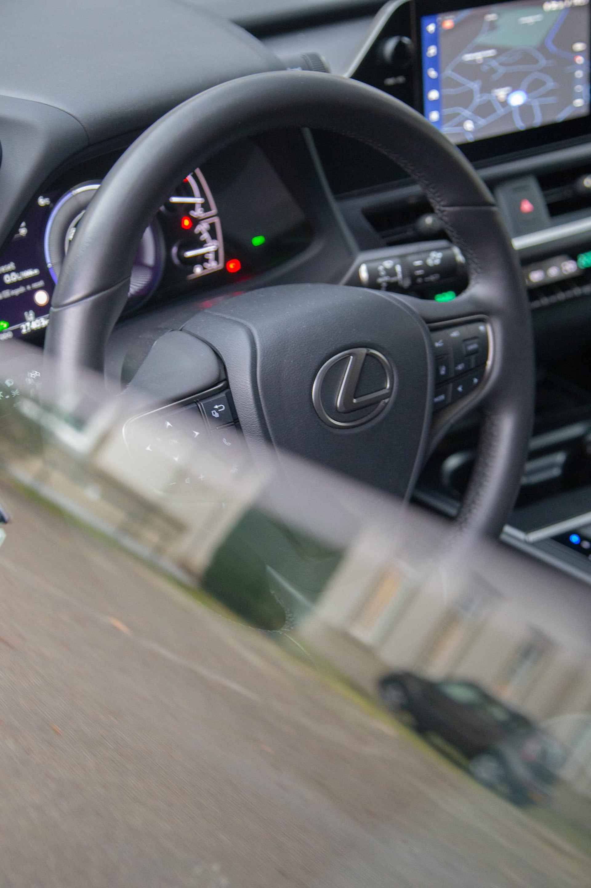 Lexus UX 250h F Sport Line Adaptive Cruise | Leder | Dodehoeksens | Nieuwstaat - 48/50