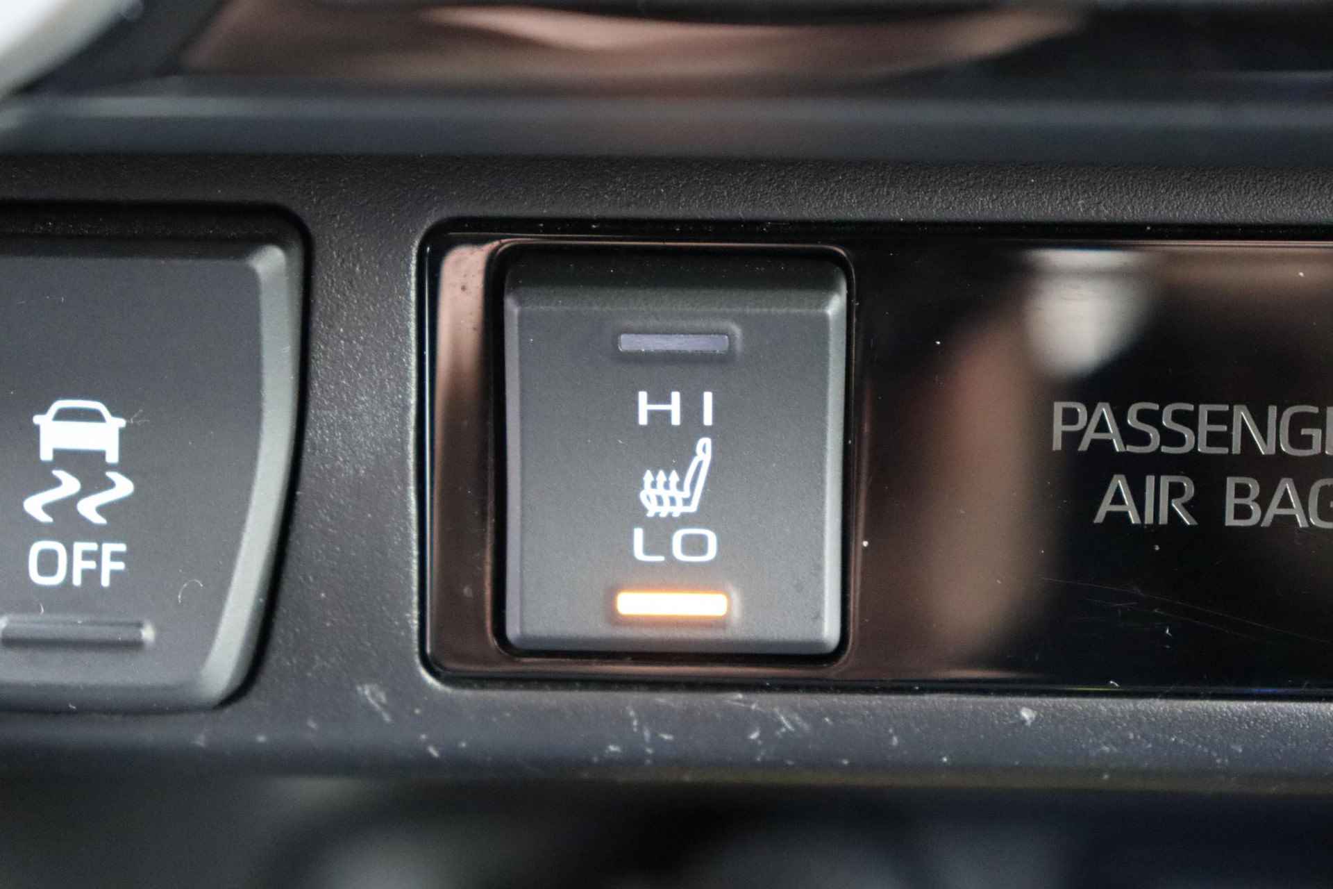 Toyota RAV4 2.5 Hybrid Bi-Tone, Stuurverwarming, 360 Camera Toyota RAV4 2.5 Hybrid Bi-Tone - 35/50