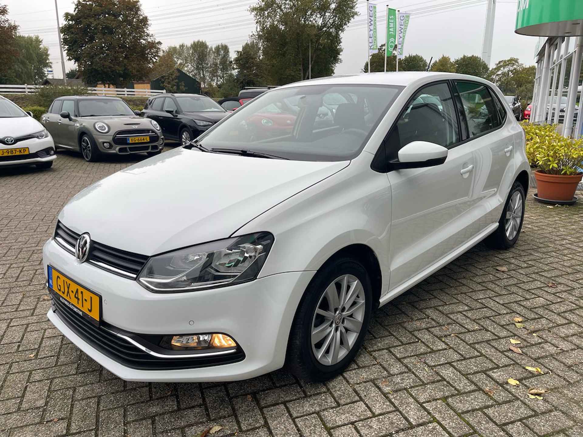 Volkswagen Polo 1.0 Easyline 5d, Airco, Parkeersensoren V+A - 2/22